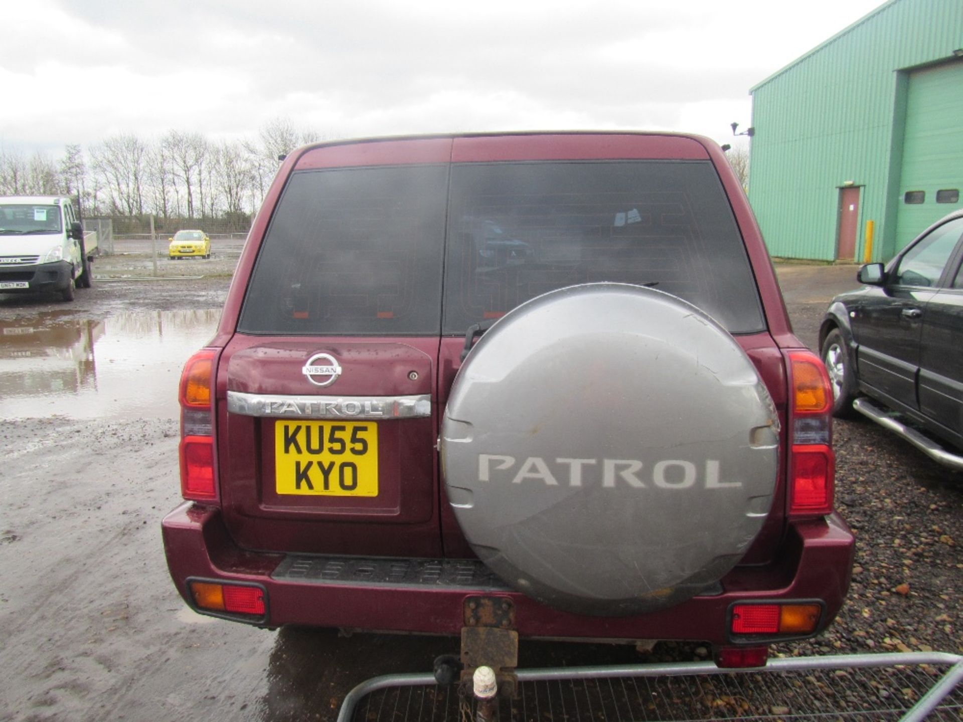 Nissan Patrol SVE 5 Door Mileage: 299,931. MOT till 23/9/17. Reg. No. KU55 KYO - Image 6 of 7