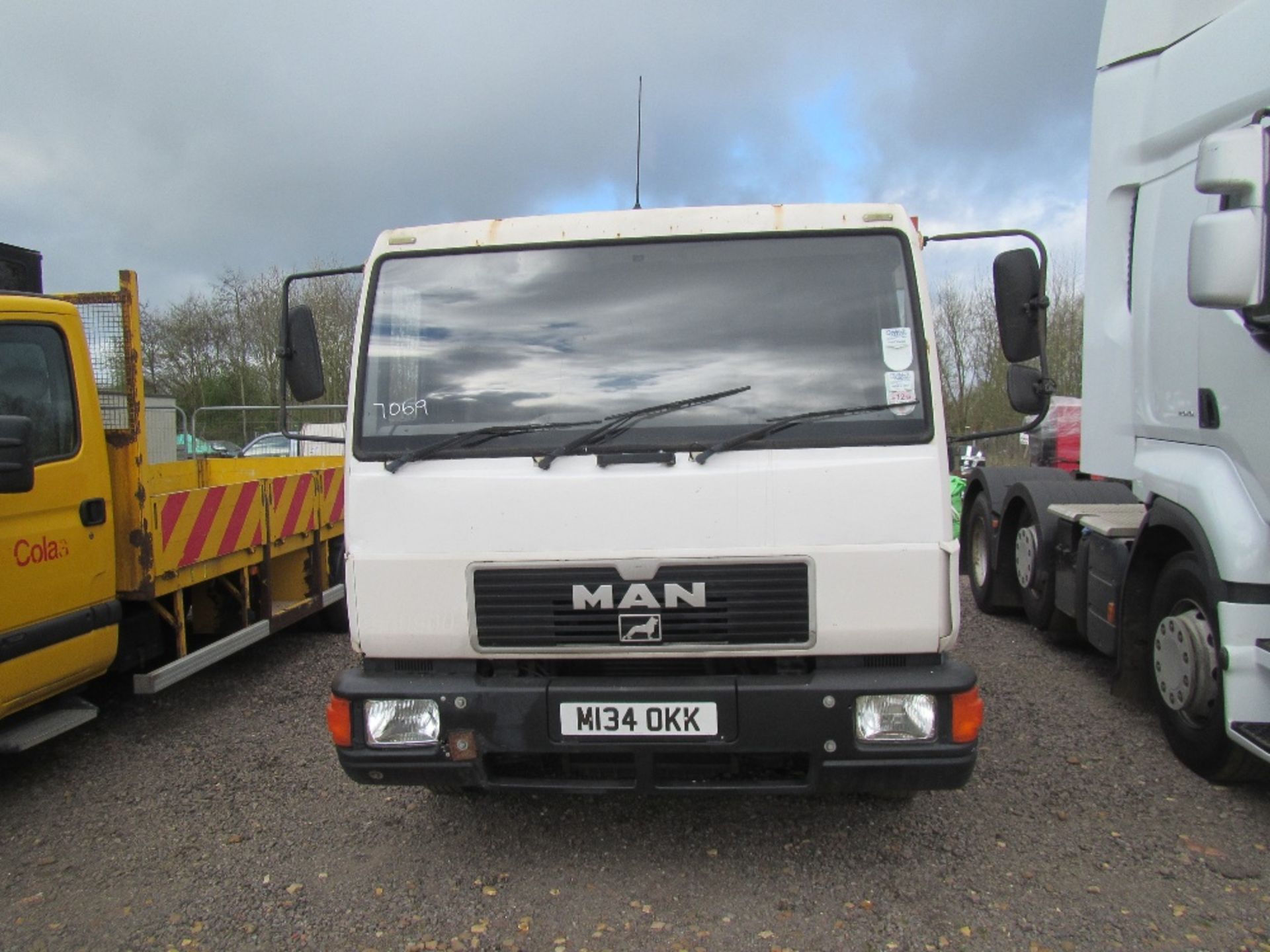 1994 Man 7.5 Ton Flat bed c/w New Floor Fitted. Reg Docs will be supplied. Reg. No. M134 OKK - Image 2 of 7