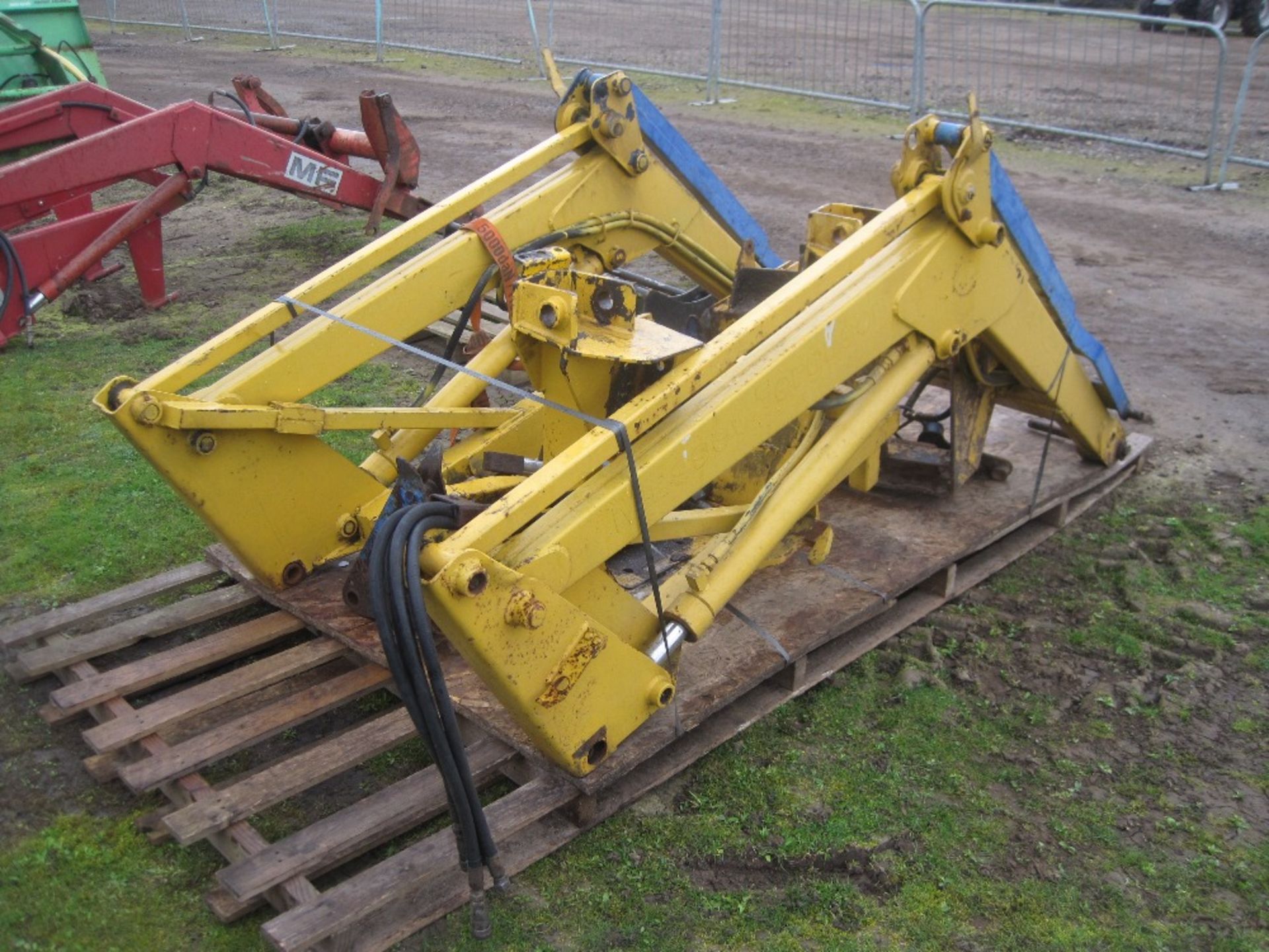 Massey Ferguson Power Loader. UNRESERVED LOT - Image 2 of 5