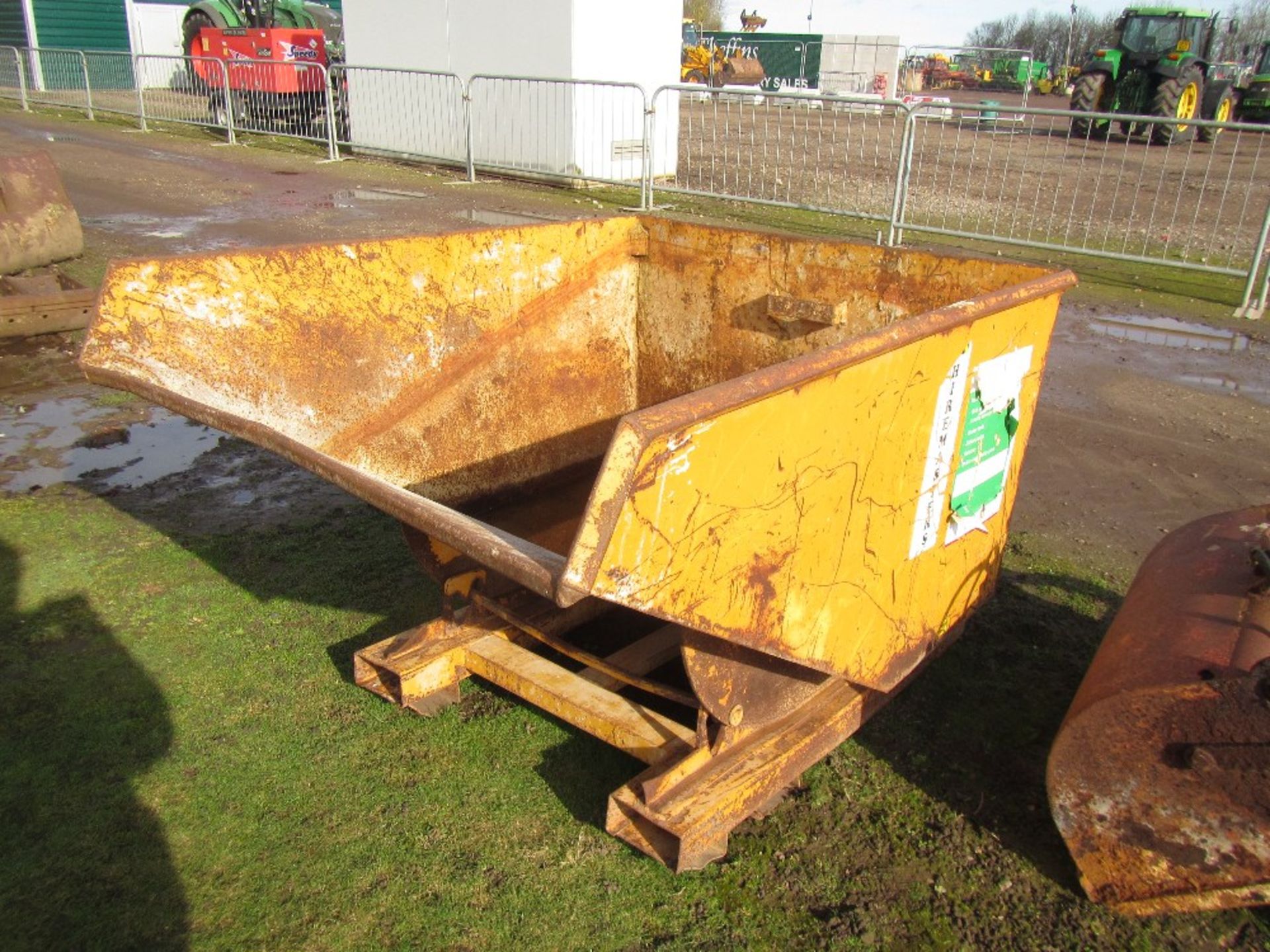Tipping Skip - Image 2 of 5