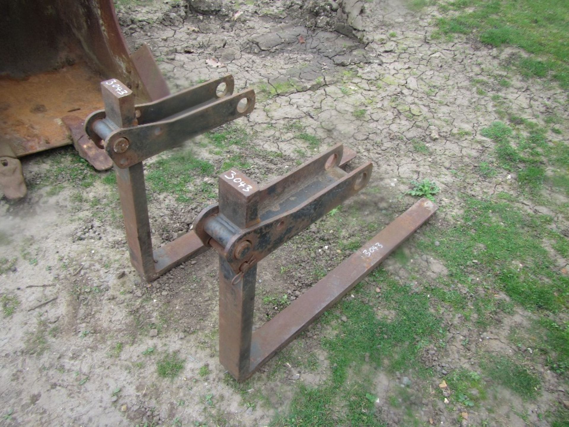 Pair of Pallet Tines to fit 4 in 1 Front Bucket UNRESERVED LOT - Image 4 of 4