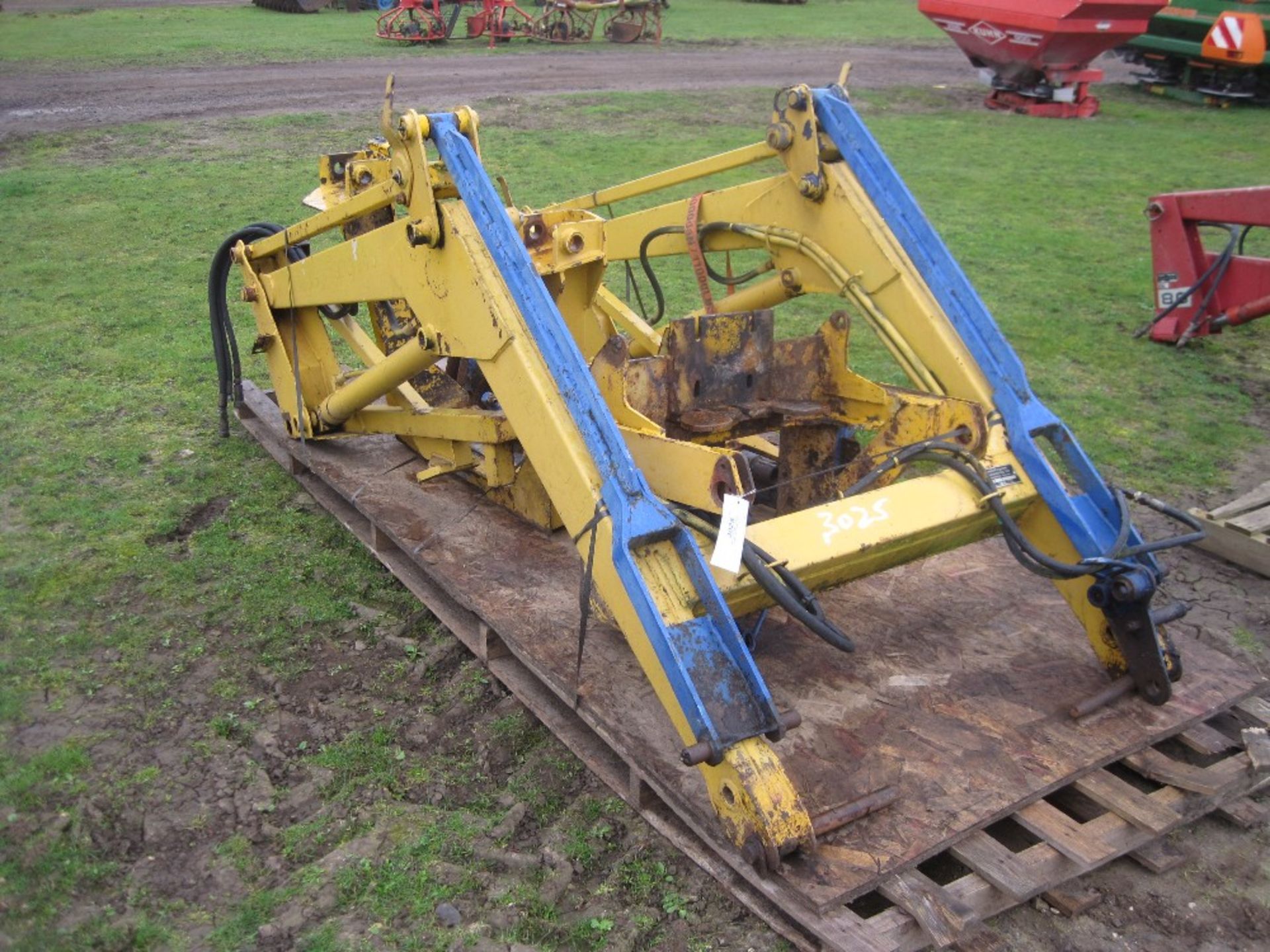 Massey Ferguson Power Loader. UNRESERVED LOT