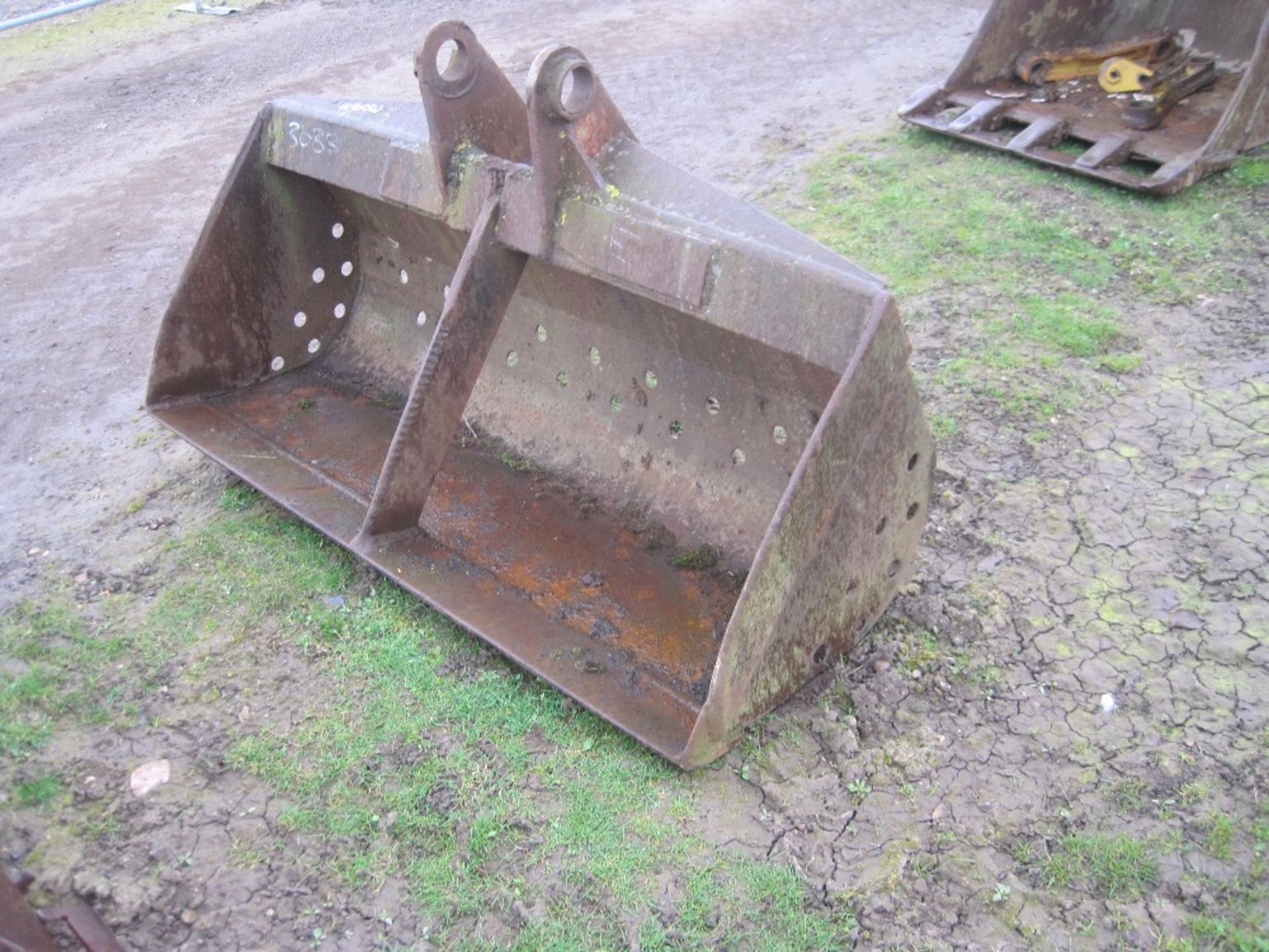 5ft Ditching Bucket c/w 70mm Holes - Image 3 of 5