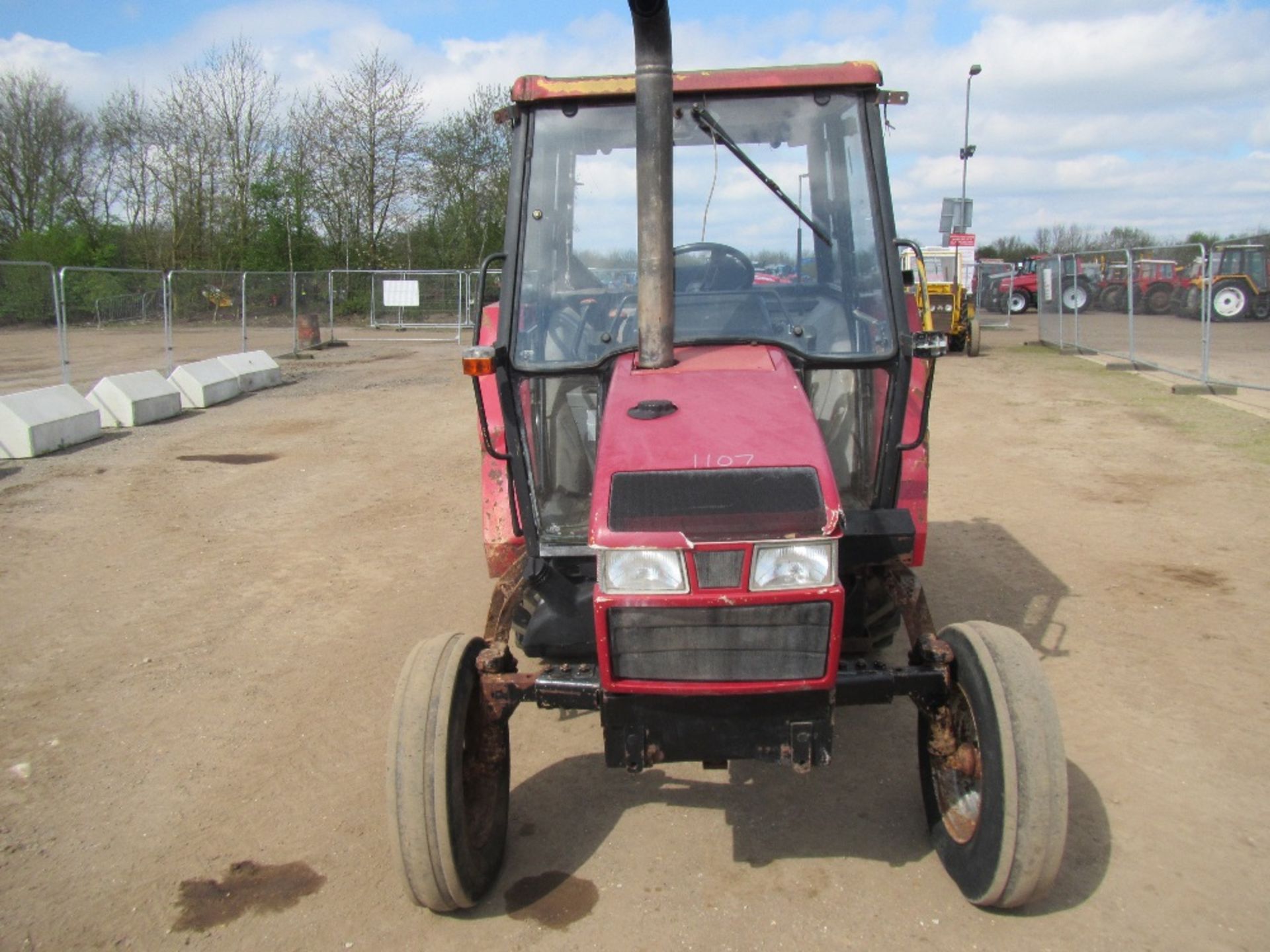 Case 3220 2wd Tractor c/w Q Cab Reg. No. N498 MUB - Image 2 of 15