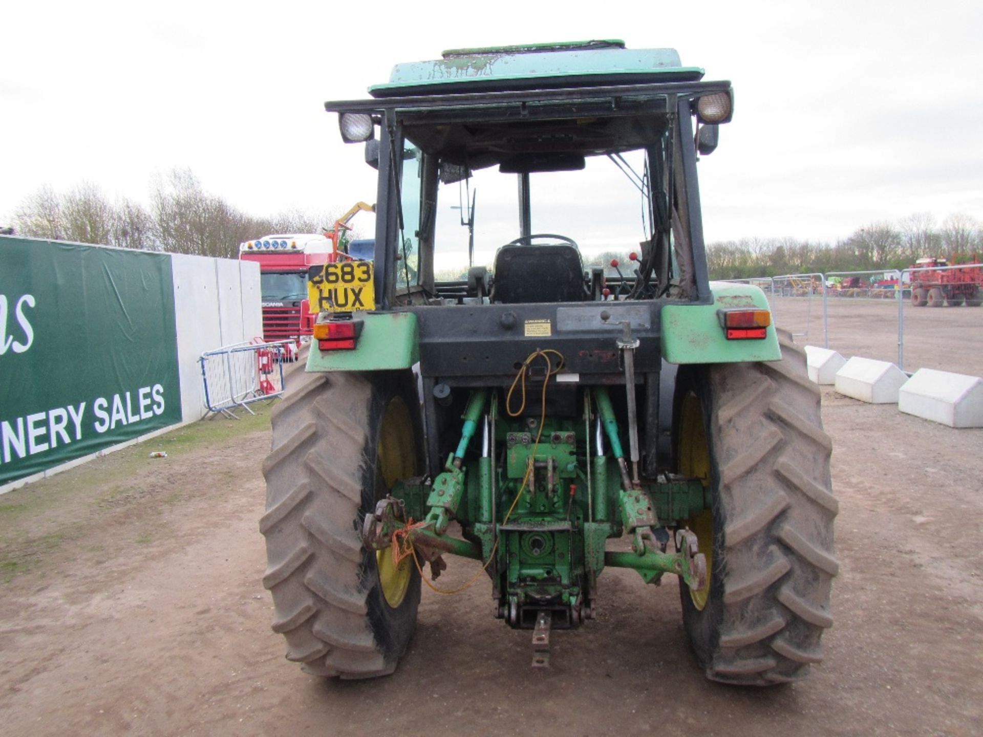 John Deere 3050 4wd Tractor c/w Hi Lift Reg. No. G683 HUX Ser. No. 682146 - Image 6 of 16