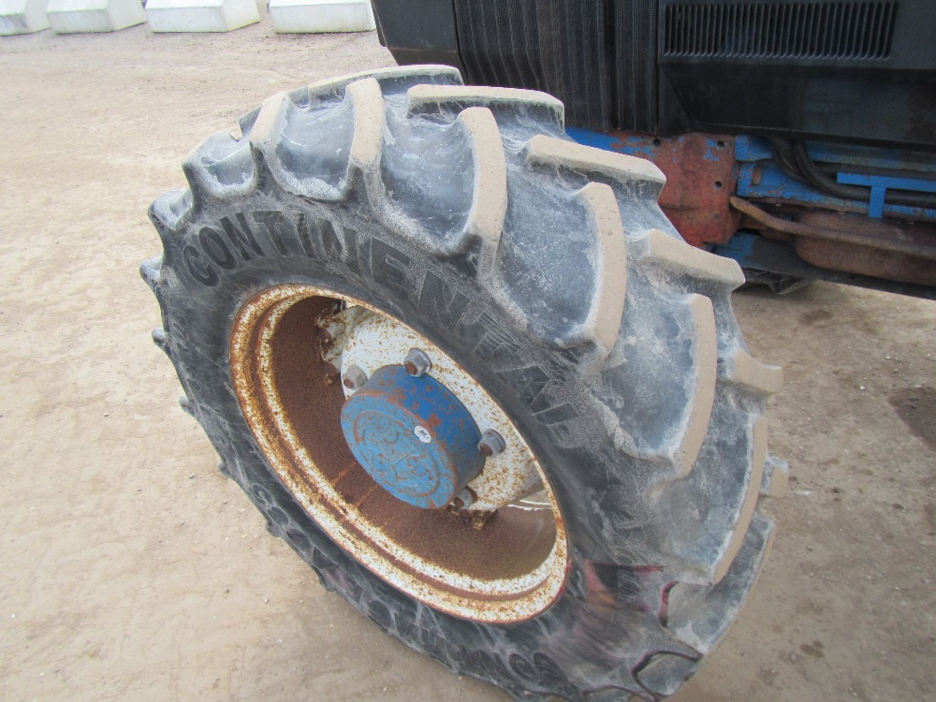 Ford New Holland 8240 Tractor - Image 11 of 17
