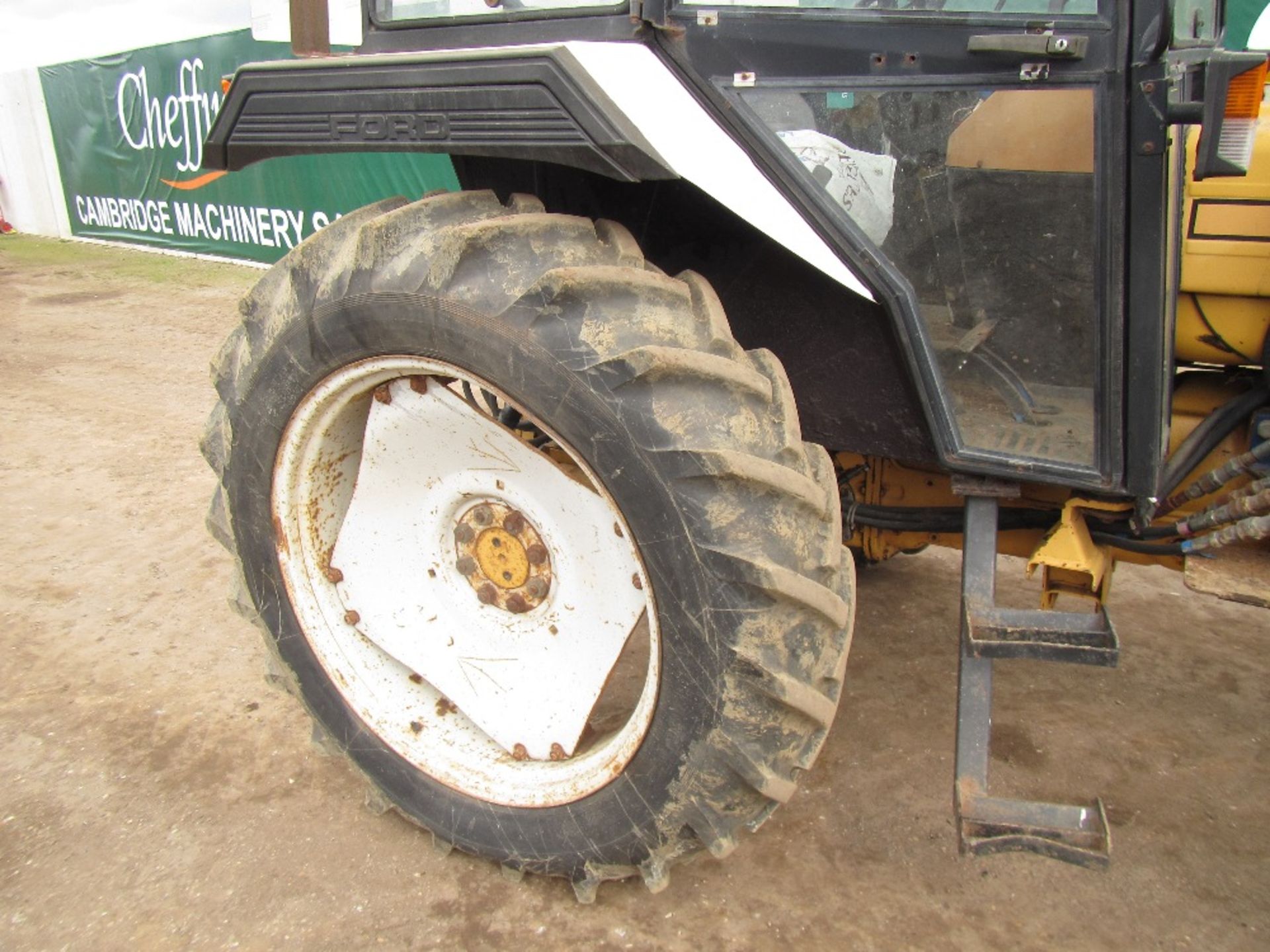 Ford 5610H 2wd Tractor c/w Bomford 3517 Power Loader. 2 Owners from new, Ex Council Reg. No. C429 - Image 5 of 16