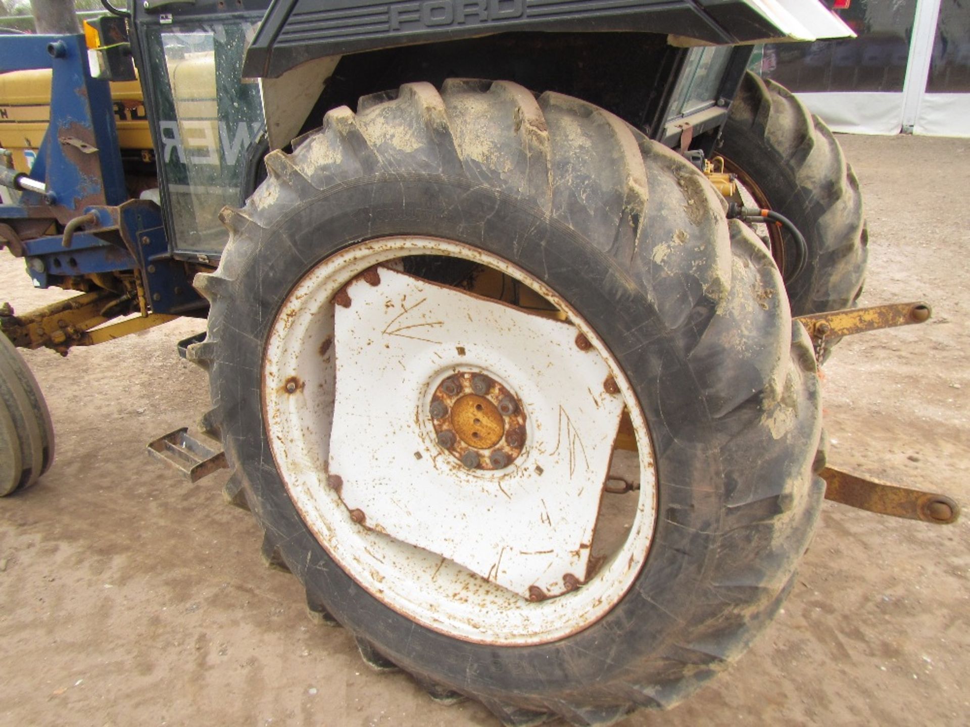 Ford 5610H 2wd Tractor c/w Bomford 3517 Power Loader. 2 Owners from new, Ex Council Reg. No. C429 - Image 10 of 16