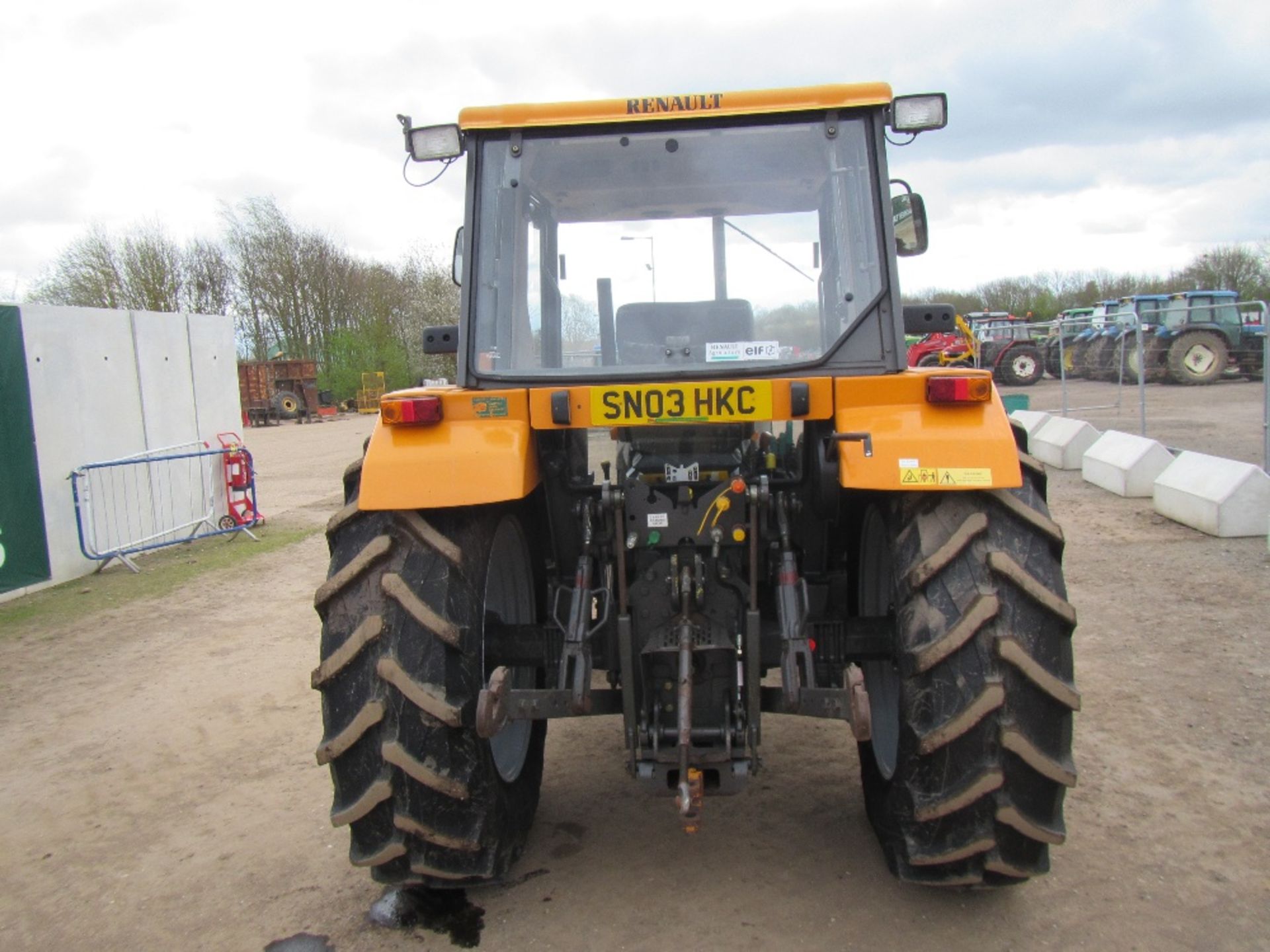 Renault 335X Tractor c/w Q Cab, Power Shuttle, 16.9x34 Reg. No. SN03 HKC - Image 6 of 16