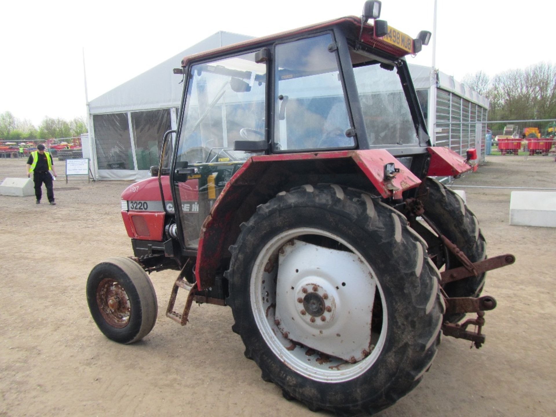 Case 3220 2wd Tractor c/w Q Cab Reg. No. N498 MUB - Image 9 of 15