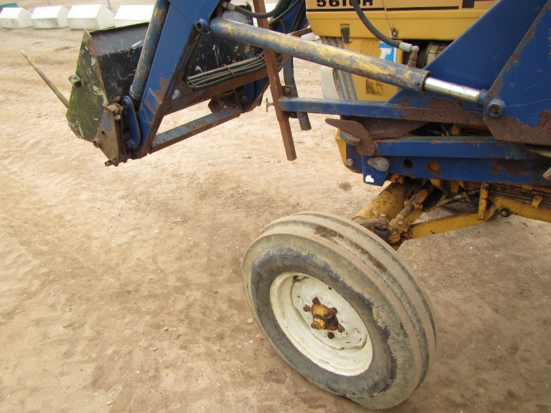 Ford 5610H 2wd Tractor c/w Bomford 3517 Power Loader. 2 Owners from new, Ex Council Reg. No. C429 - Image 11 of 16