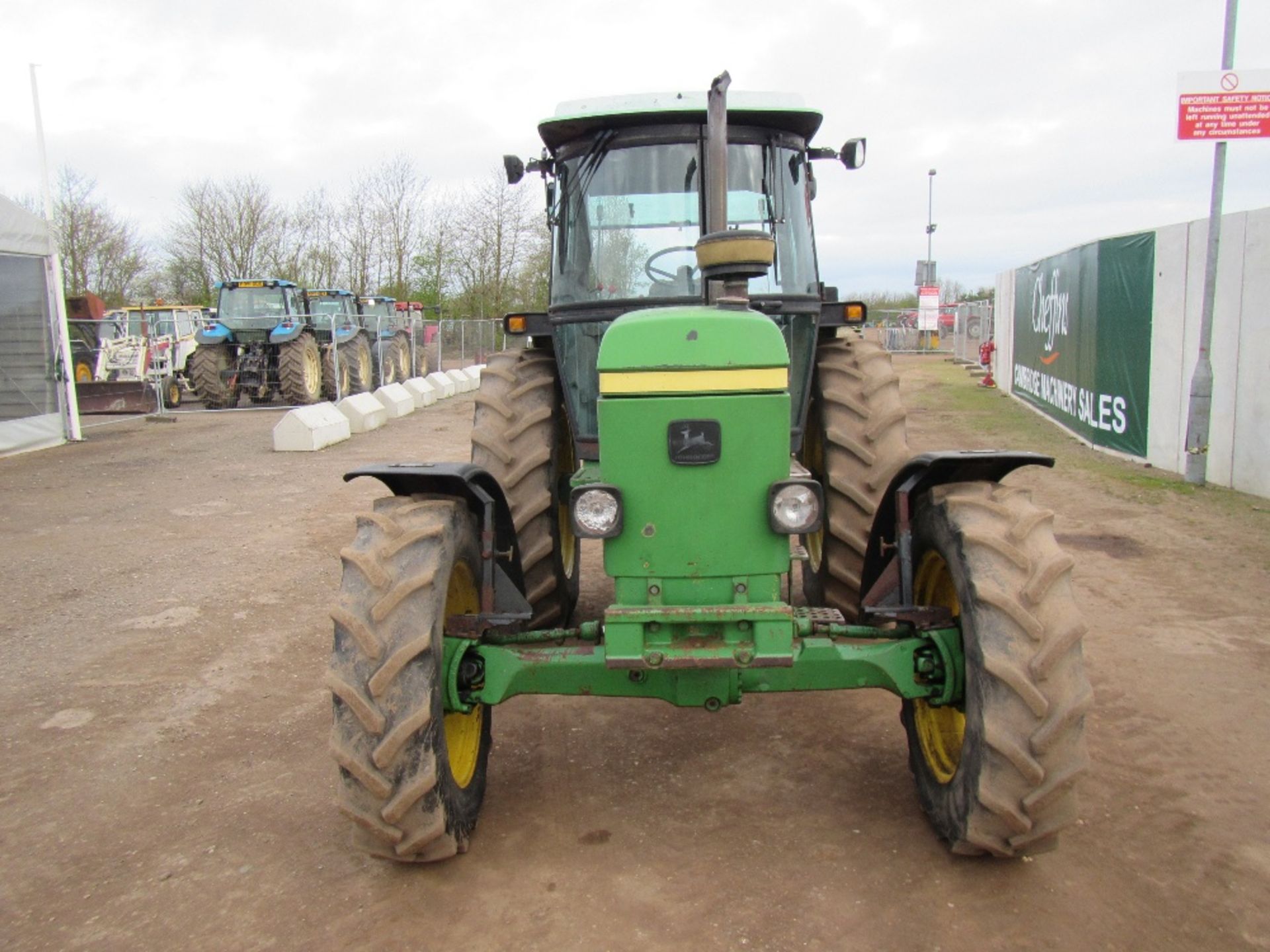 John Deere 3050 4wd Tractor c/w Hi Lift Reg. No. G683 HUX Ser. No. 682146 - Image 2 of 16