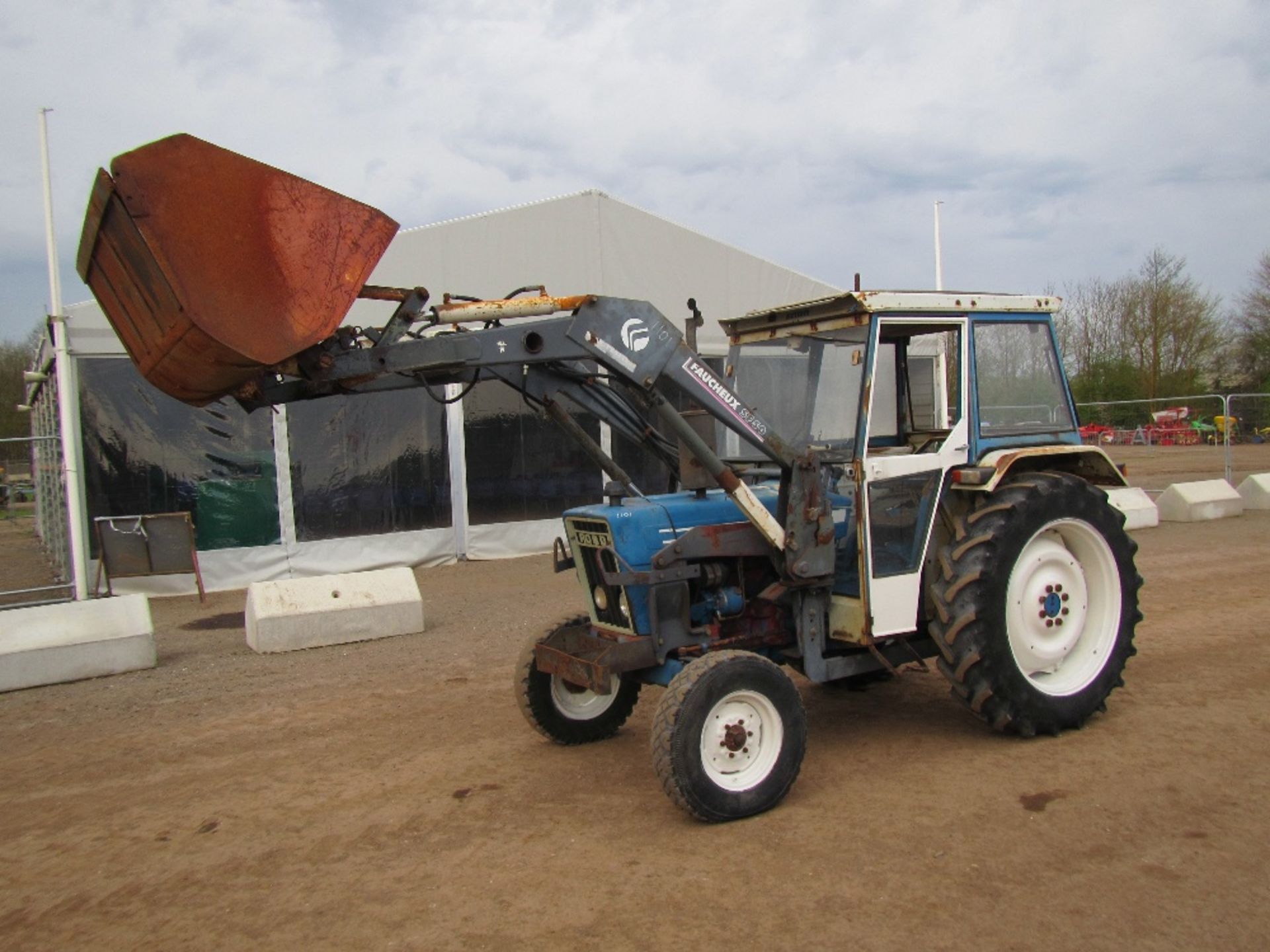 Ford 4600 2wd Tractor c/w Fauchaux Loader