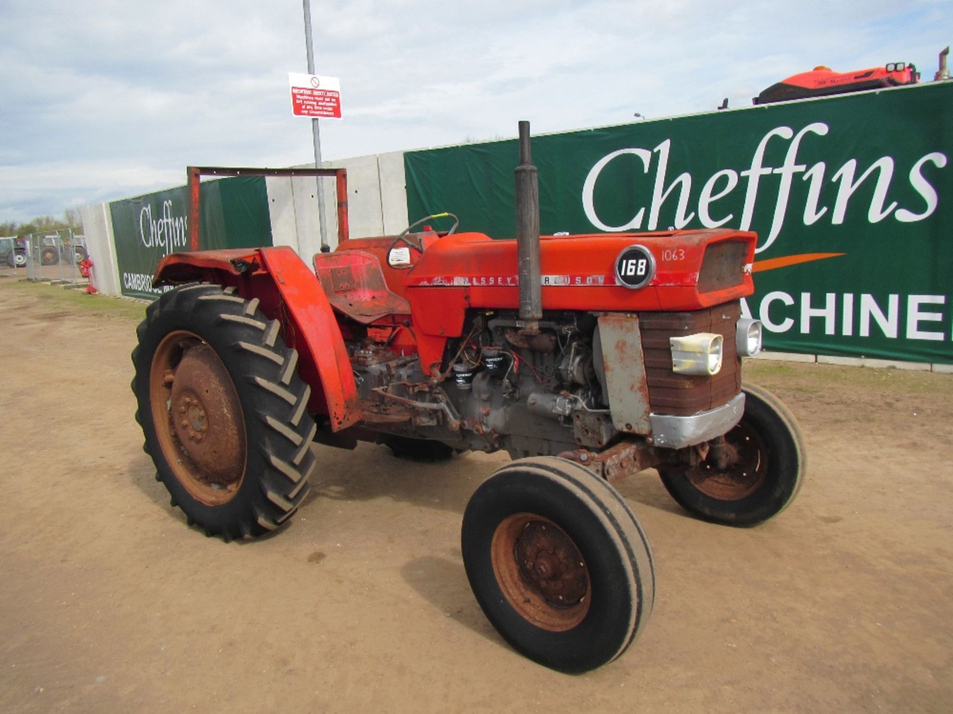 Massey Ferguson 168 Tractor c/w 4 Bolt Pump, Long PTO - Image 3 of 14