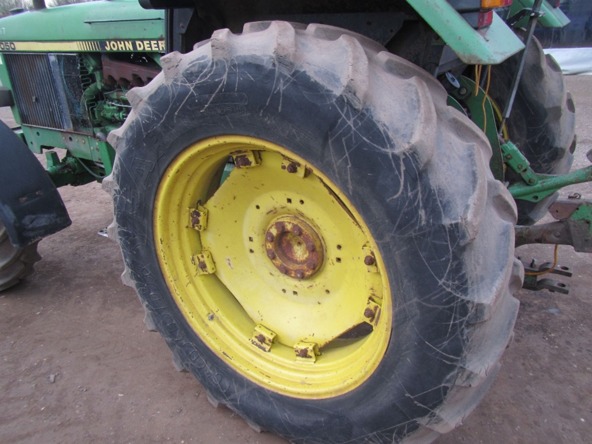 John Deere 3050 4wd Tractor c/w Hi Lift Reg. No. G683 HUX Ser. No. 682146 - Image 10 of 16