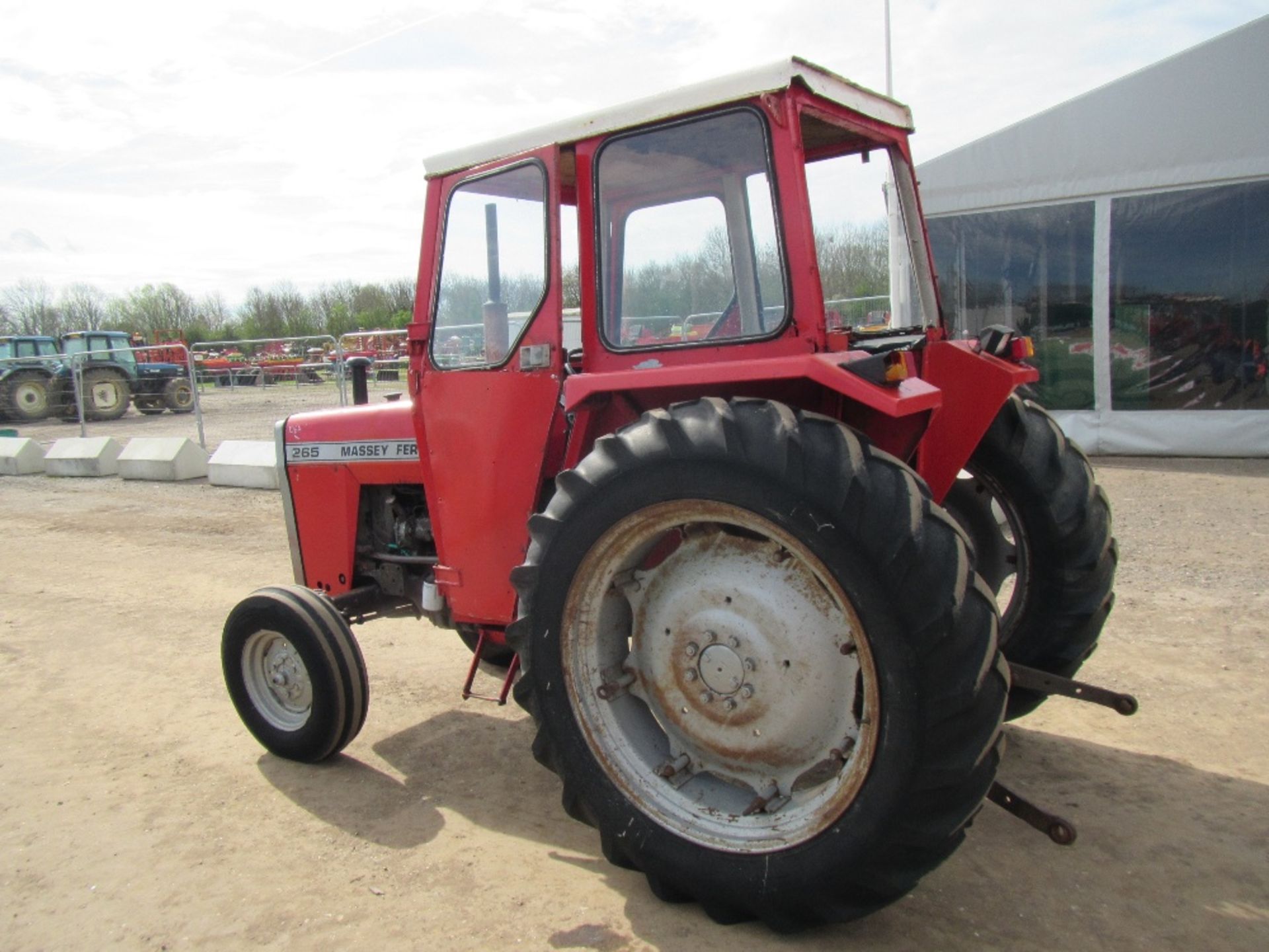 Massey Ferguson 265 Tractor - Image 9 of 15