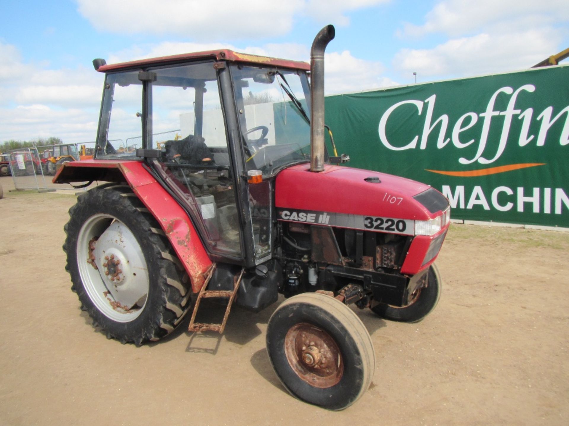 Case 3220 2wd Tractor c/w Q Cab Reg. No. N498 MUB - Image 3 of 15