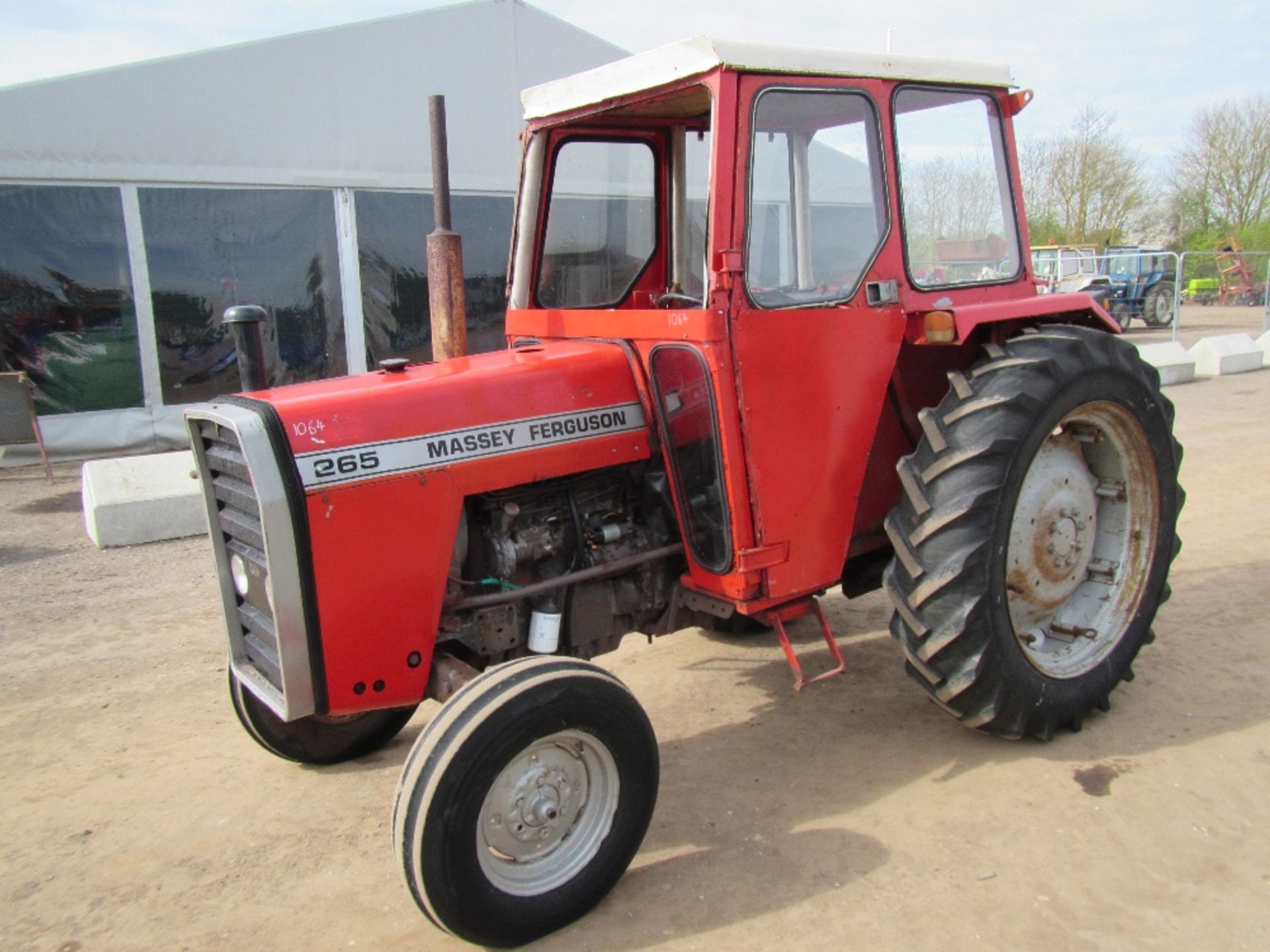 Massey Ferguson 265 Tractor