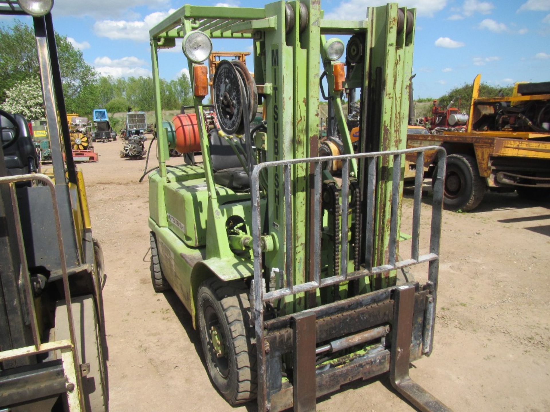 Mitsubishi FLT FG20 2 Ton Gas Forklift Ser. No. F17A-00376 - Image 2 of 5