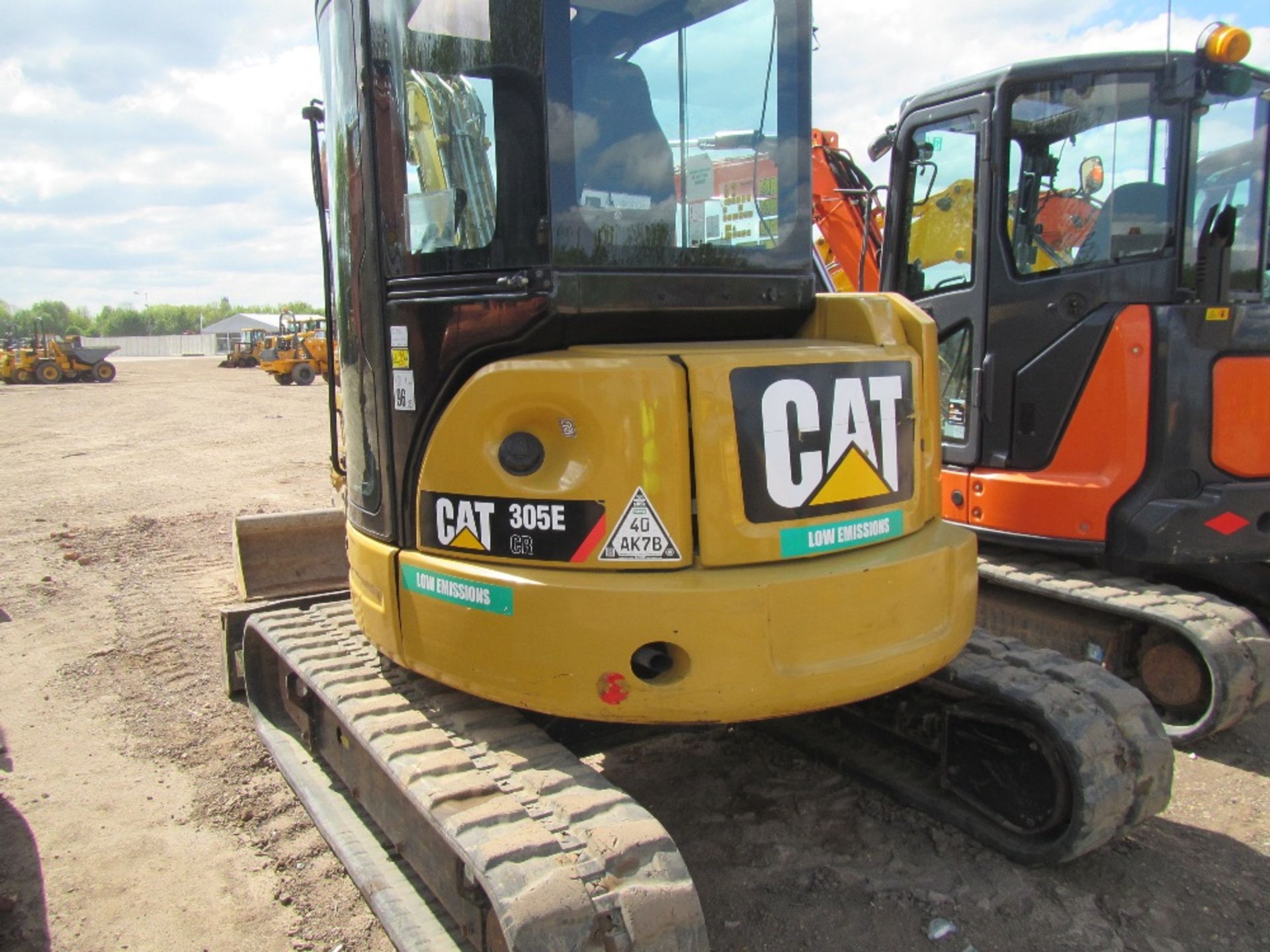 Caterpillar 305E CR Excavator c/w hyd hitch, 1no. Bucket, check valved, climate in cab, flashing - Image 4 of 7