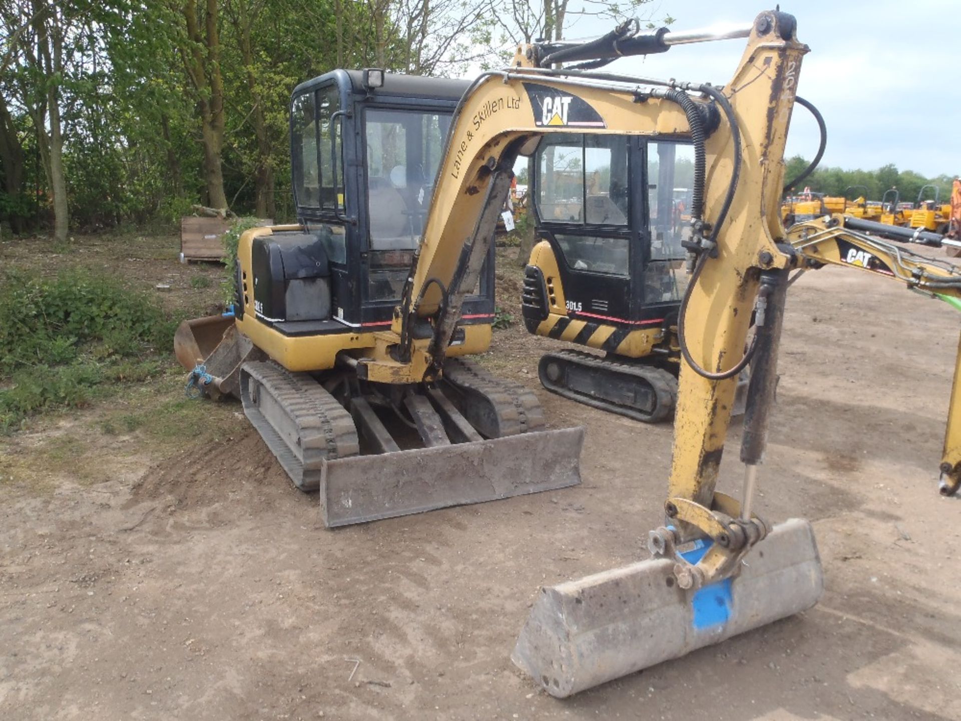 2003 Cat 302.5 2.5 Ton Mini Digger c/w 4 buckets Hours: 3907 - Image 2 of 7