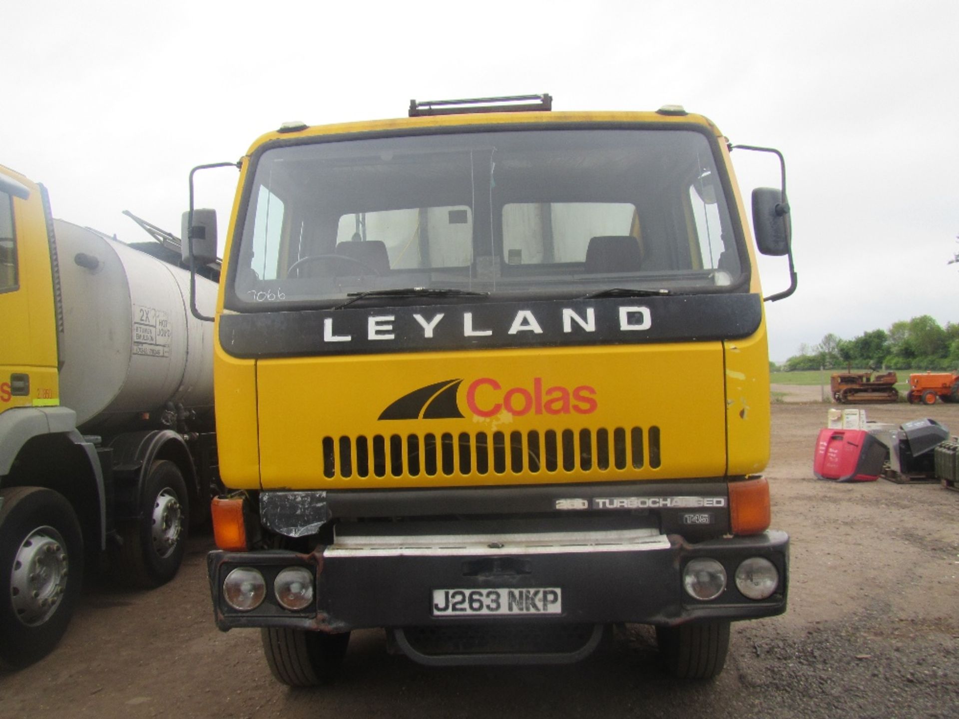 Leyland 8x4 18600 ltr Tar Sprayer c/w bitumen tank, pheonix variable width spray Reg. No. J263 NKP - Image 2 of 8