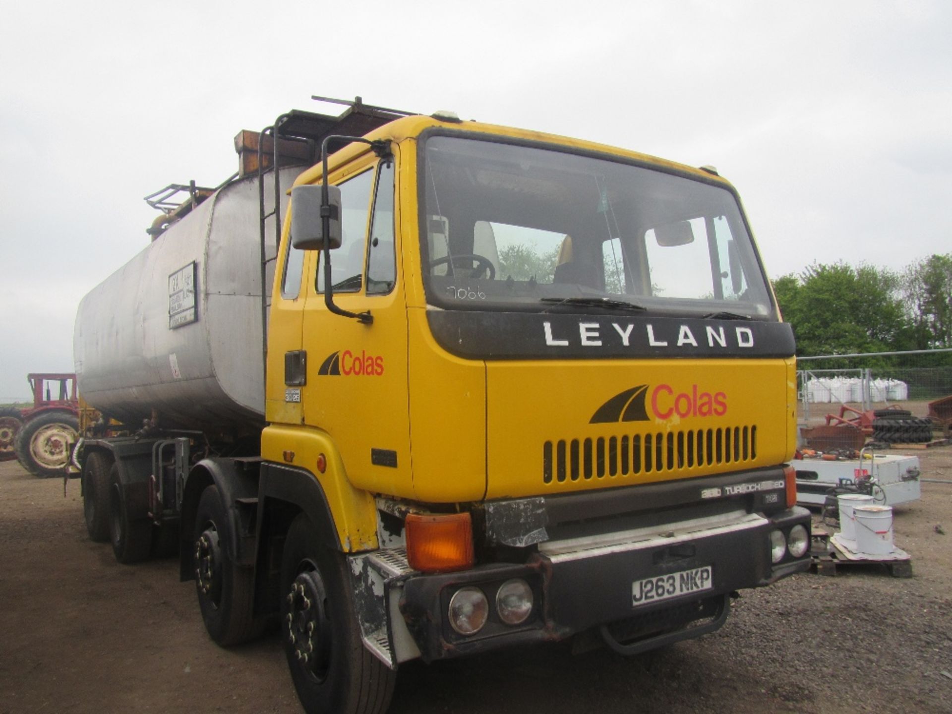 Leyland 8x4 18600 ltr Tar Sprayer c/w bitumen tank, pheonix variable width spray Reg. No. J263 NKP - Image 3 of 8
