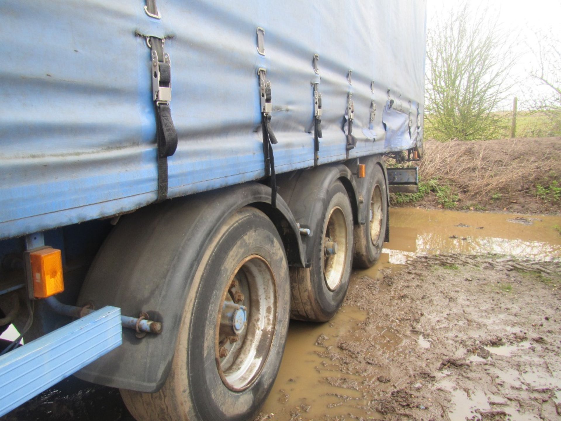 40ft Curtain Side Tri Axle Trailer c/w Air Suspension - Image 7 of 7