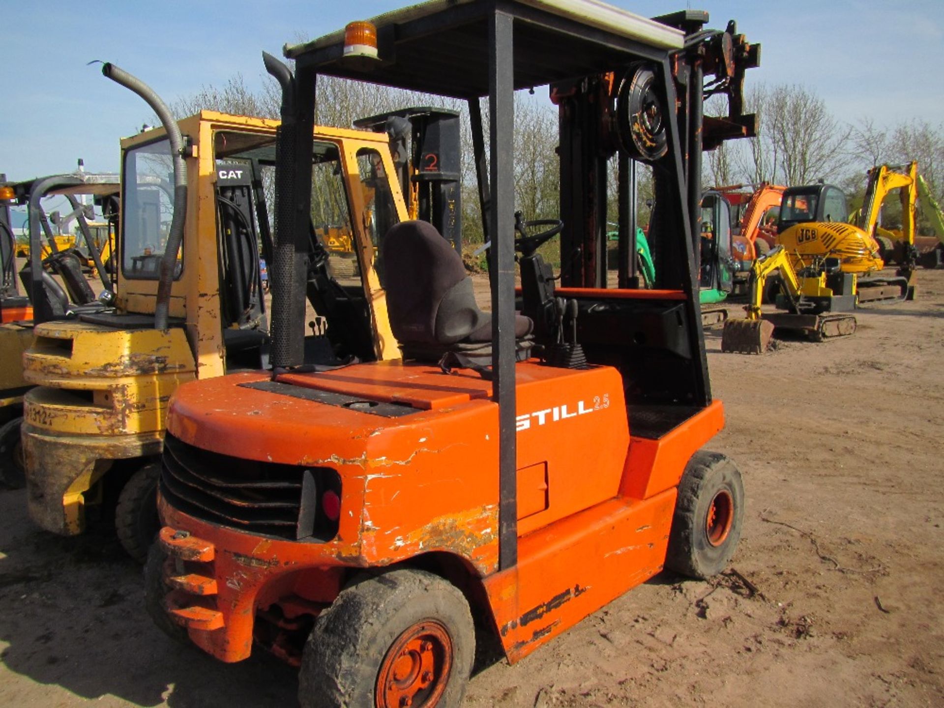 Stihl 2.5 Ton Forklift UNRESERVED LOT - Image 3 of 5