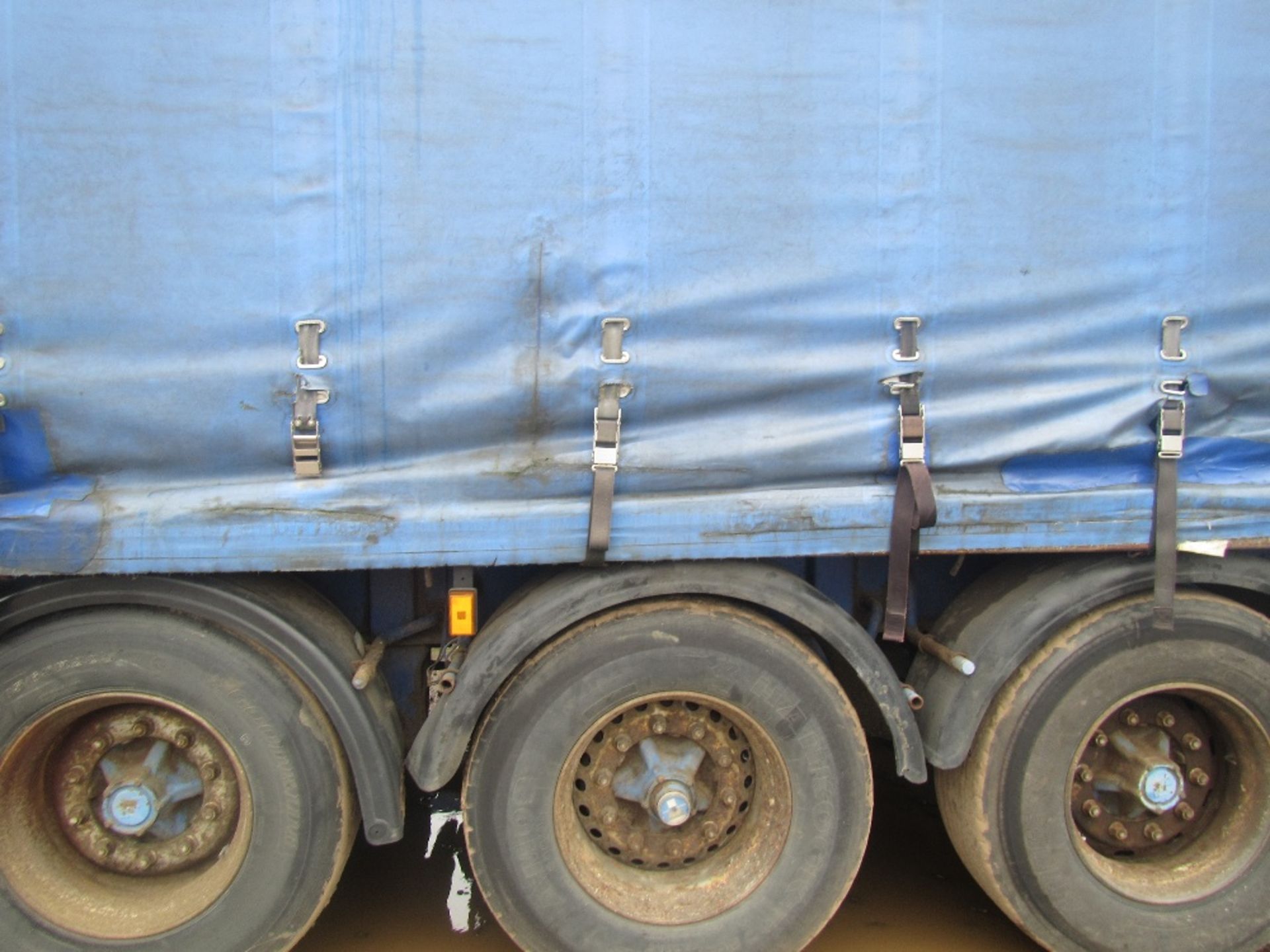 40ft Curtain Side Tri Axle Trailer c/w Air Suspension - Image 5 of 7