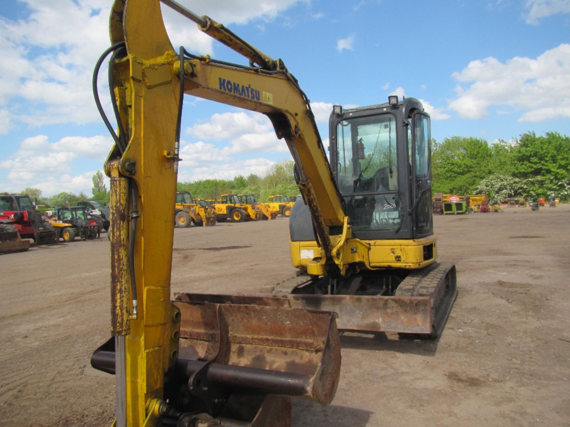 2005 Komatsu PC 50MR Midi Digger c/w q/h, 2 buckets