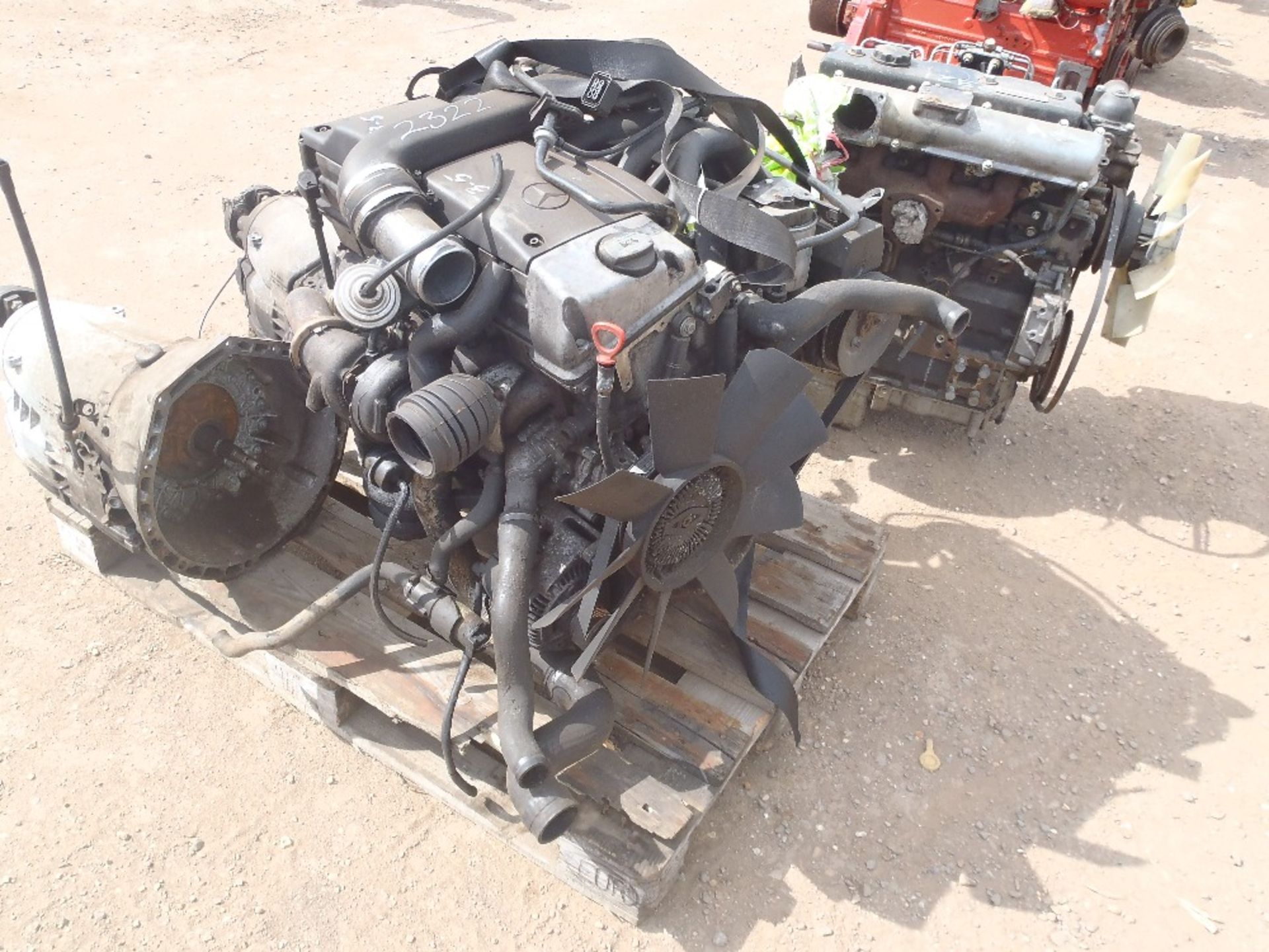 Mercedes Diesel Engine & Gearbox UNRESERVED LOT - Image 2 of 2