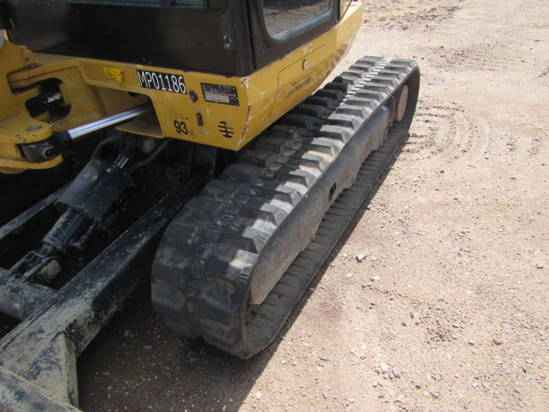 2014 Caterpillar 302.7D Excavator c/w rubber tracks, full cab, manual hitch, 2 buckets, 1 owner, - Image 4 of 9