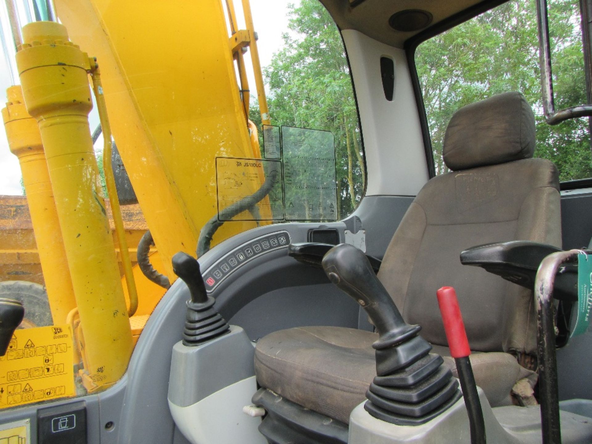 2008 JCB JS130 Excavator c/w hammer circuit & double locking, hydraulic quick hitch Hours: 9300 - Image 5 of 10