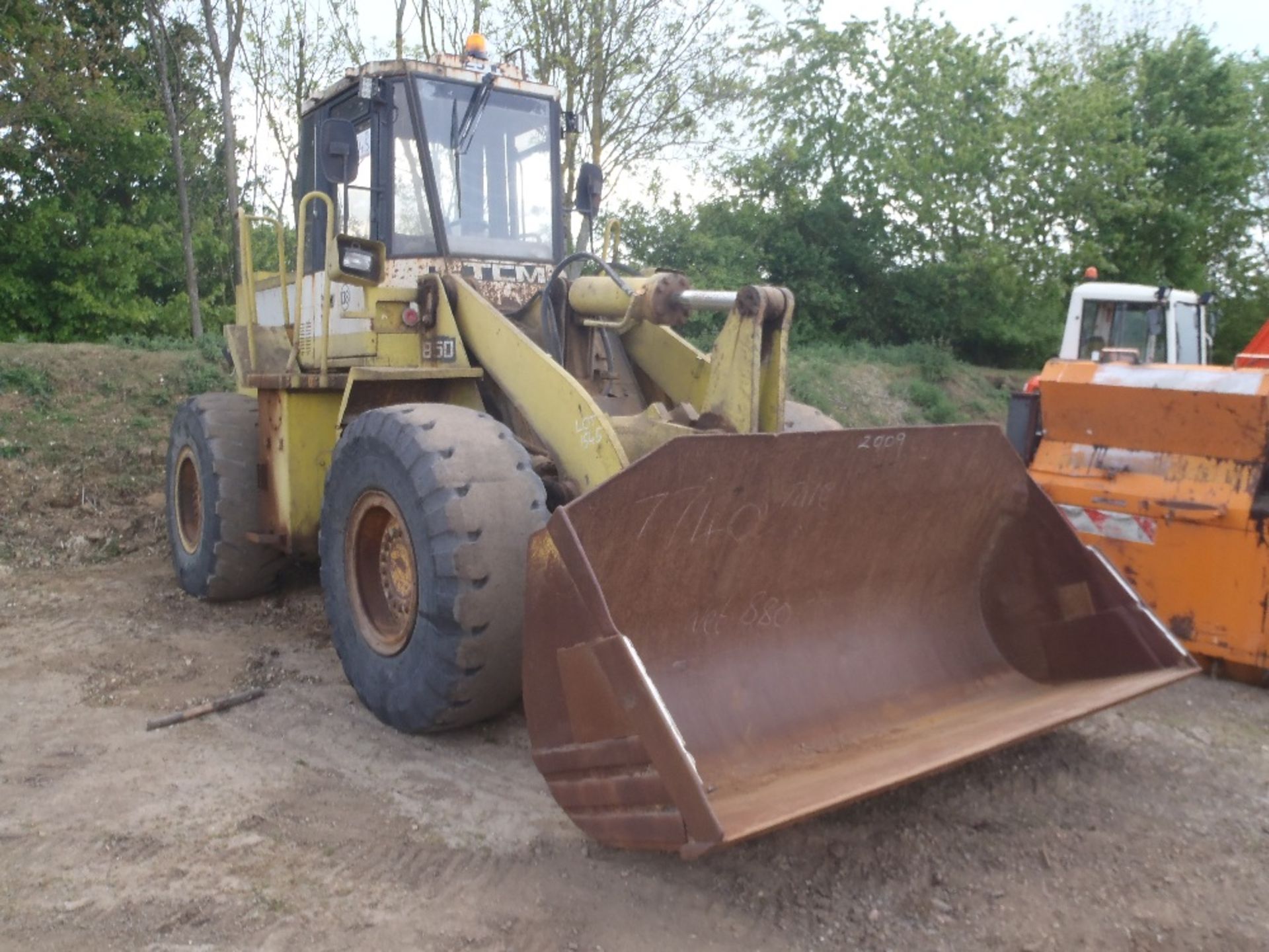 TCM 850 Wheeled Loader - Image 2 of 4