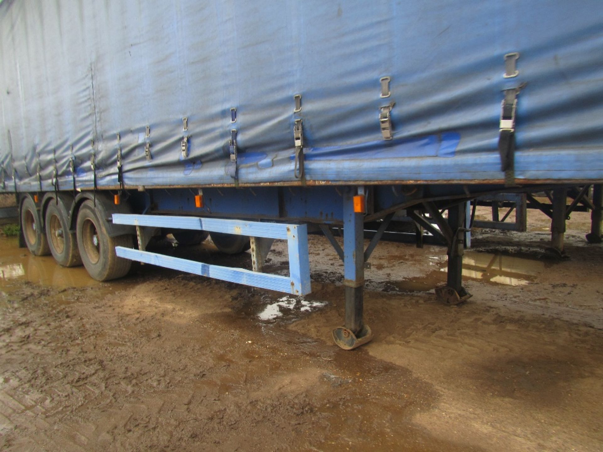 40ft Curtain Side Tri Axle Trailer c/w Air Suspension - Image 3 of 7