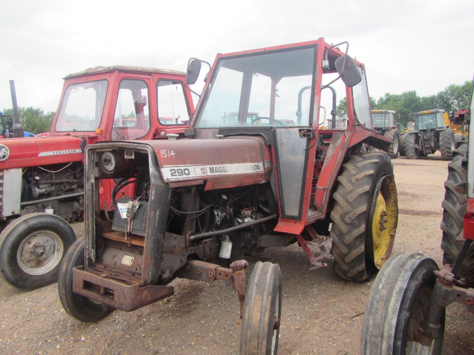 Massey Ferguson 290 Tractor c/w 3 stick Ser. No. 3711328A11 Engine. No. LF22790U946546L