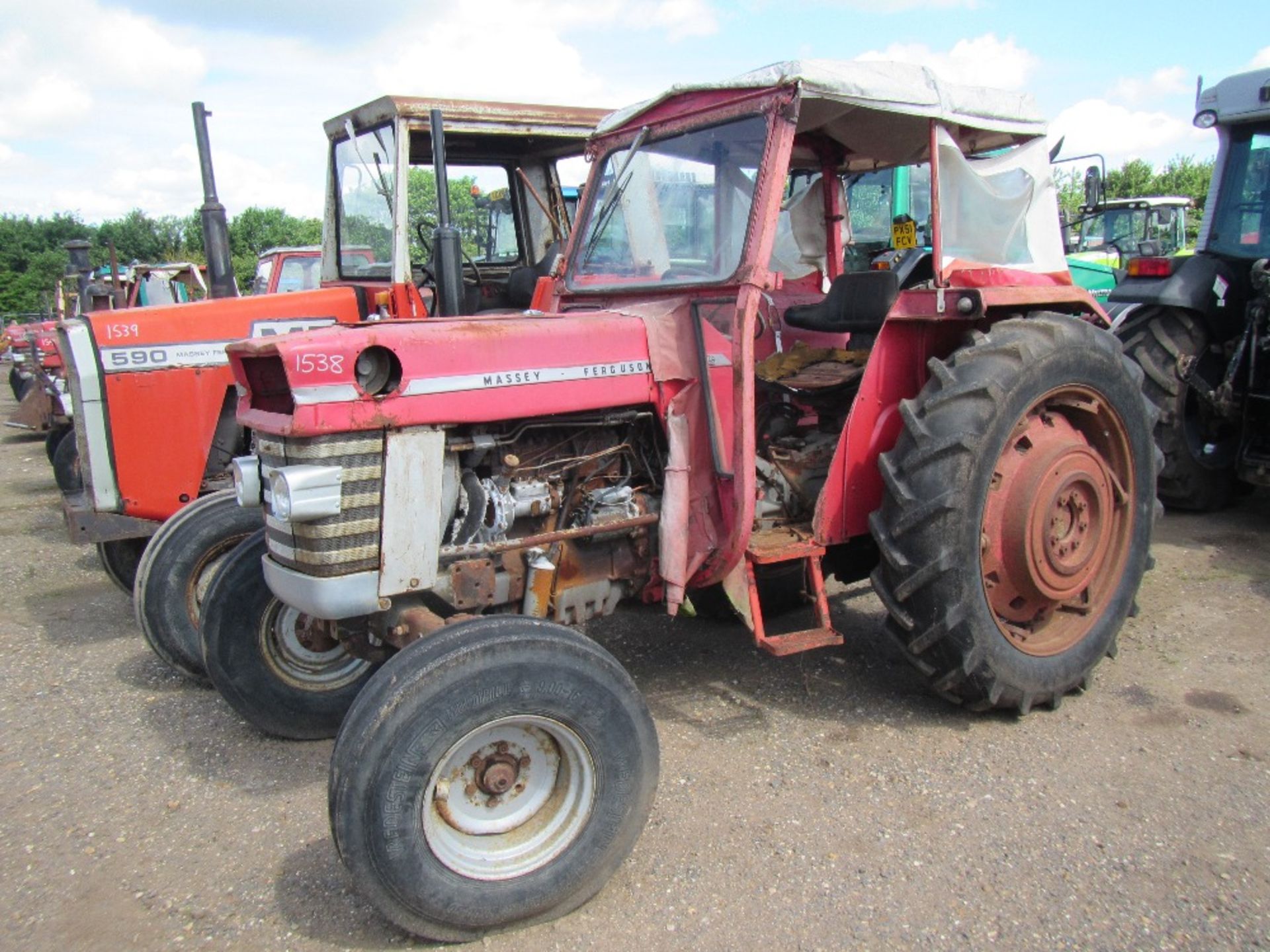 Massey Ferguson 188 2wd Tractor c/w 4 bolt lift pump Ser. No. 355601