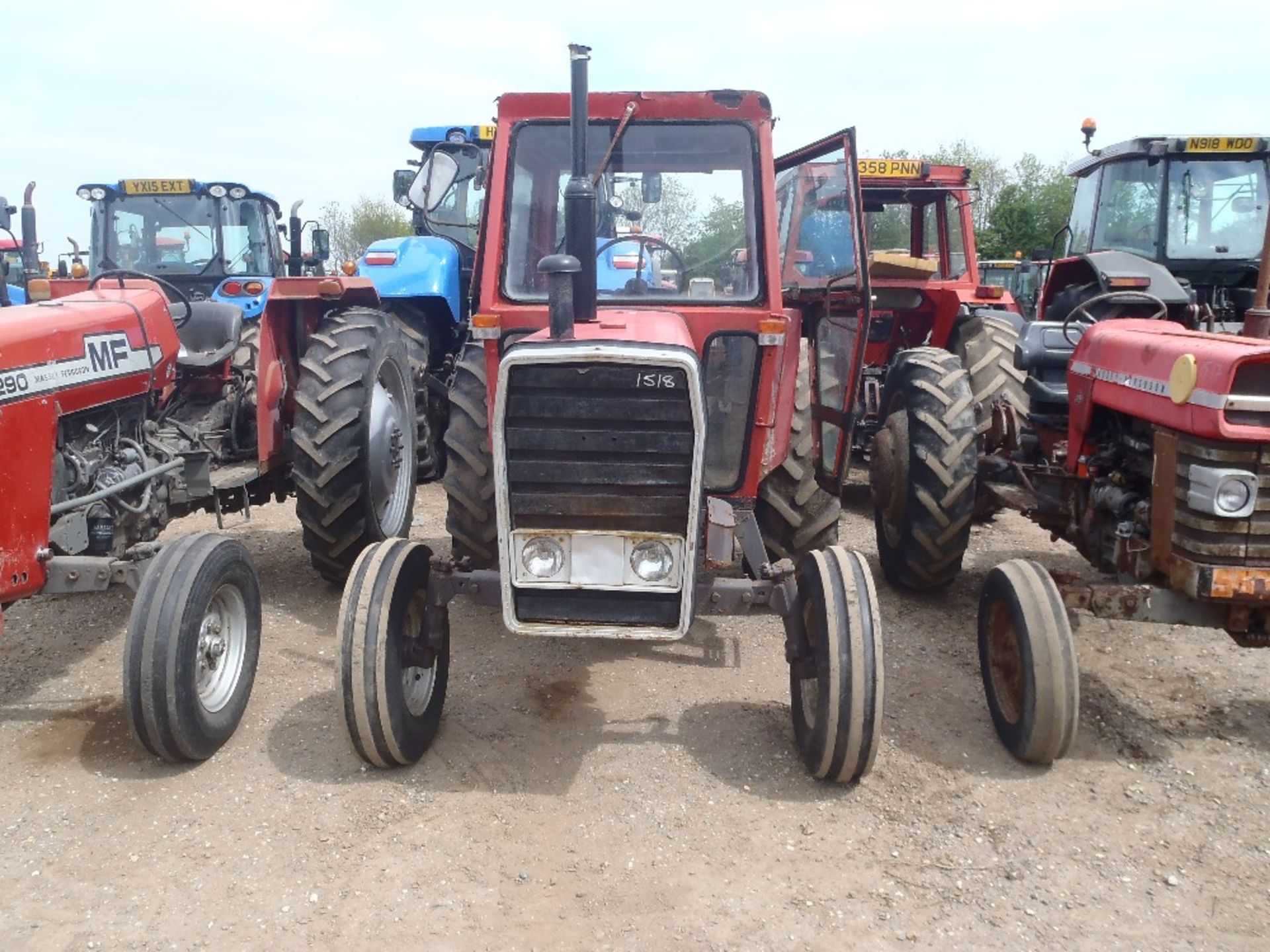 Massey Ferguson 565 Tractor - Image 2 of 5