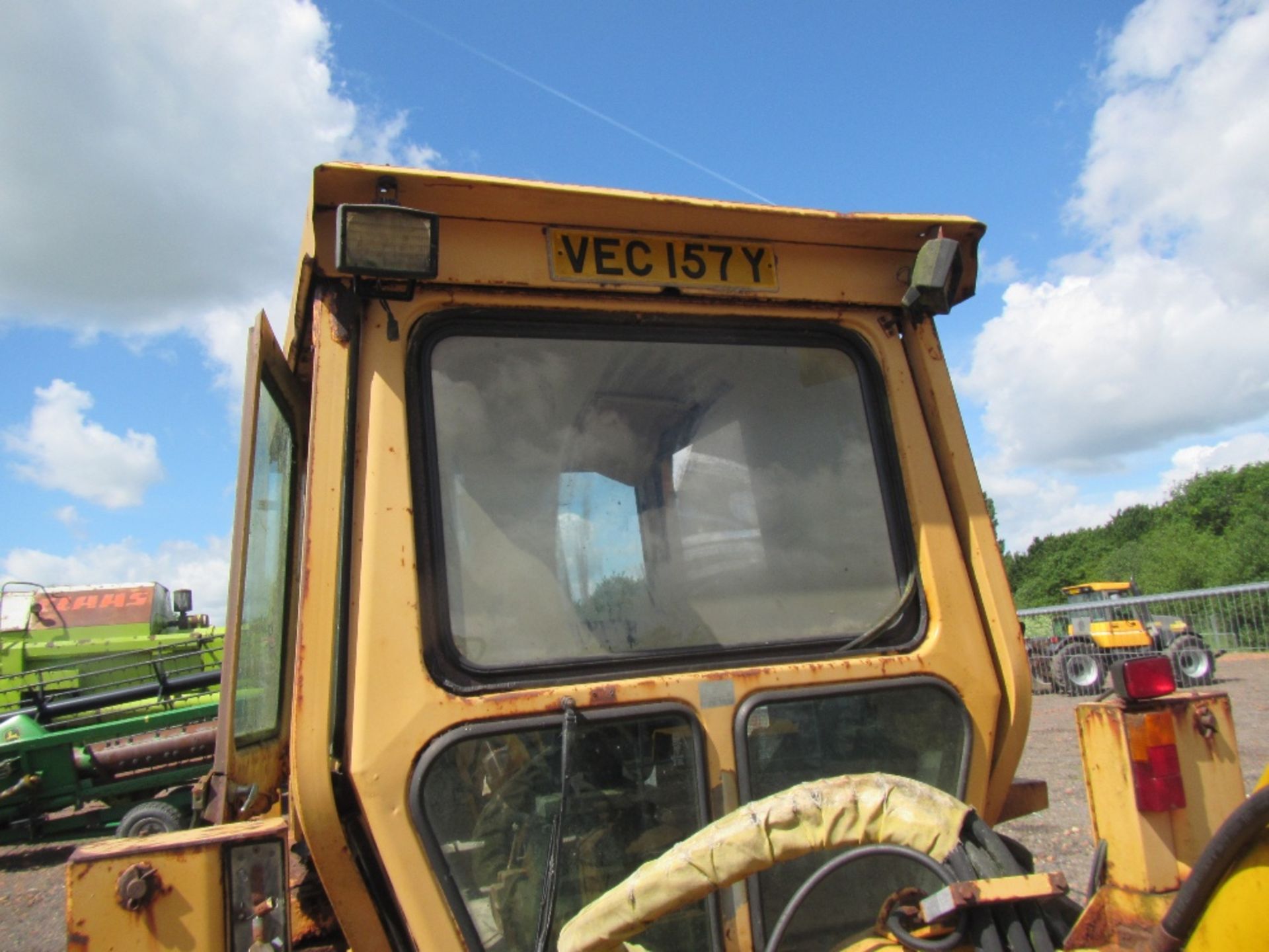 Massey Ferguson 50H Tractor c/w loader, 4in1 bucket & back actor - Image 7 of 8