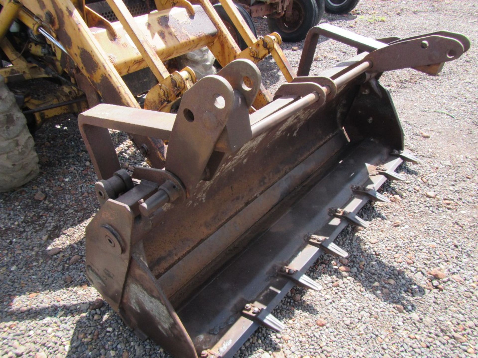 Massey Ferguson 50H Tractor c/w loader, 4in1 bucket & back actor - Image 4 of 8