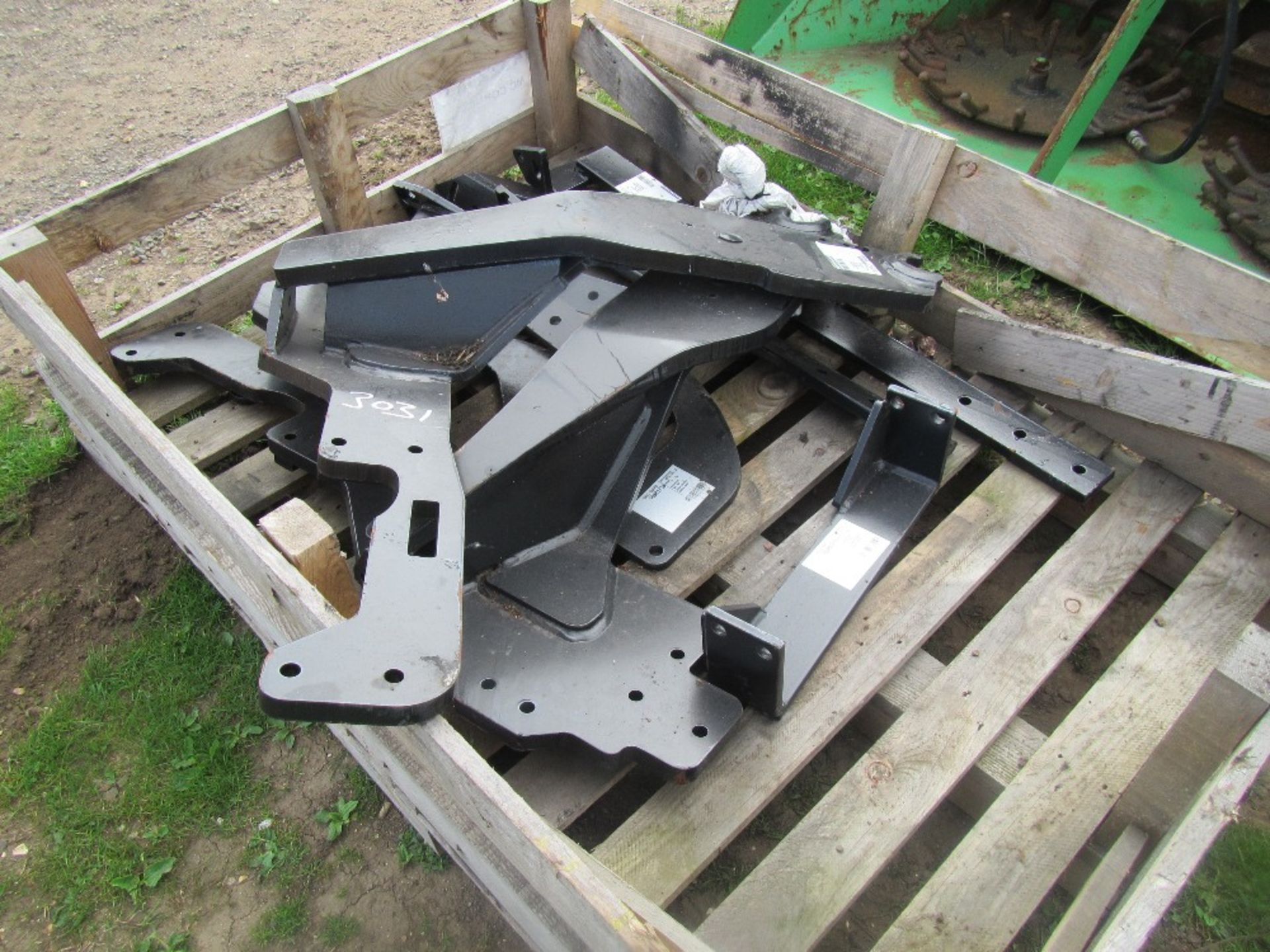 Quicke DM Brackets to fit McCormick - Image 3 of 4