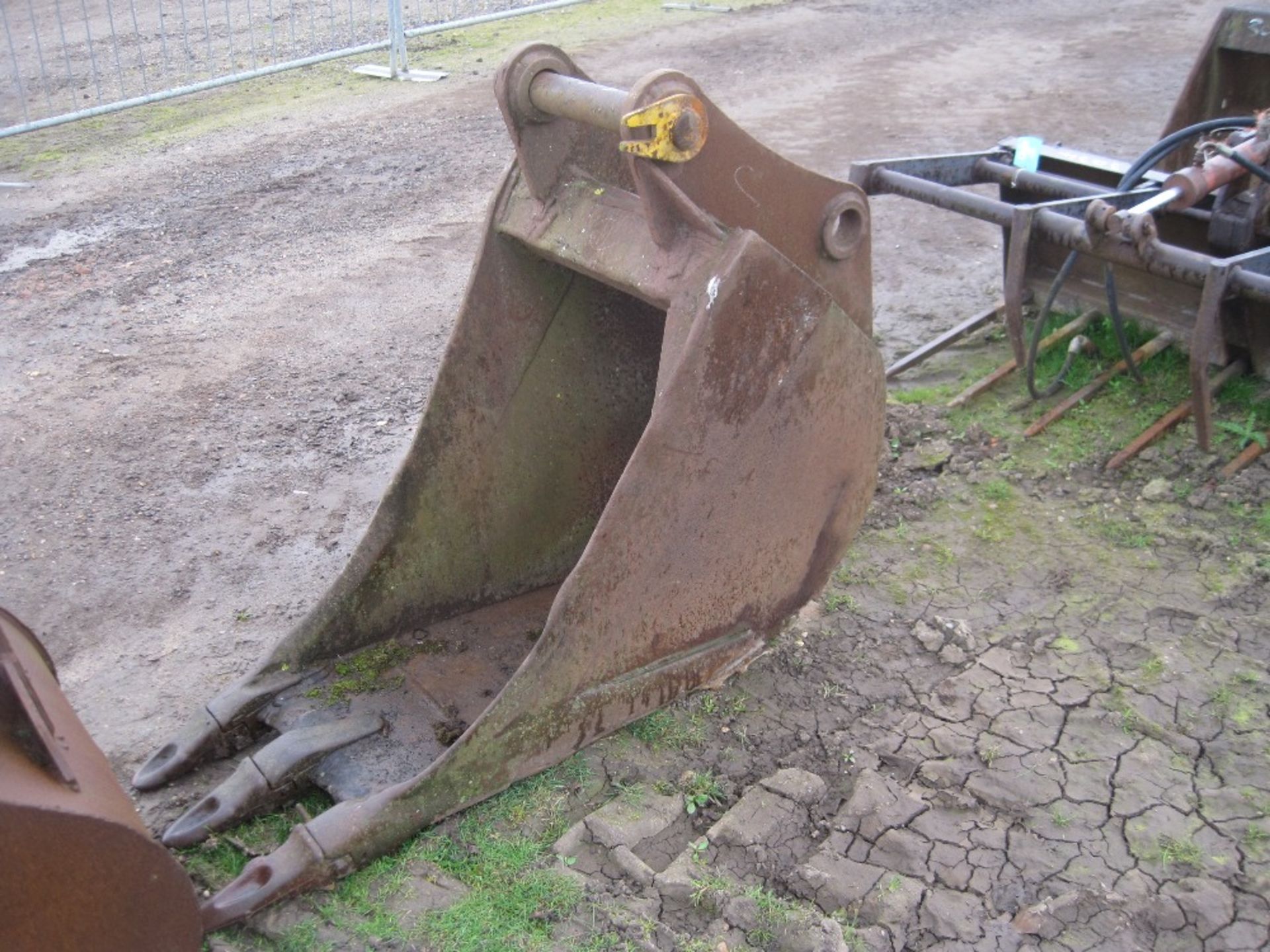 Spence Bucket c/w 65mm Holes (18in at Bottom & 21in Top) - Image 3 of 5