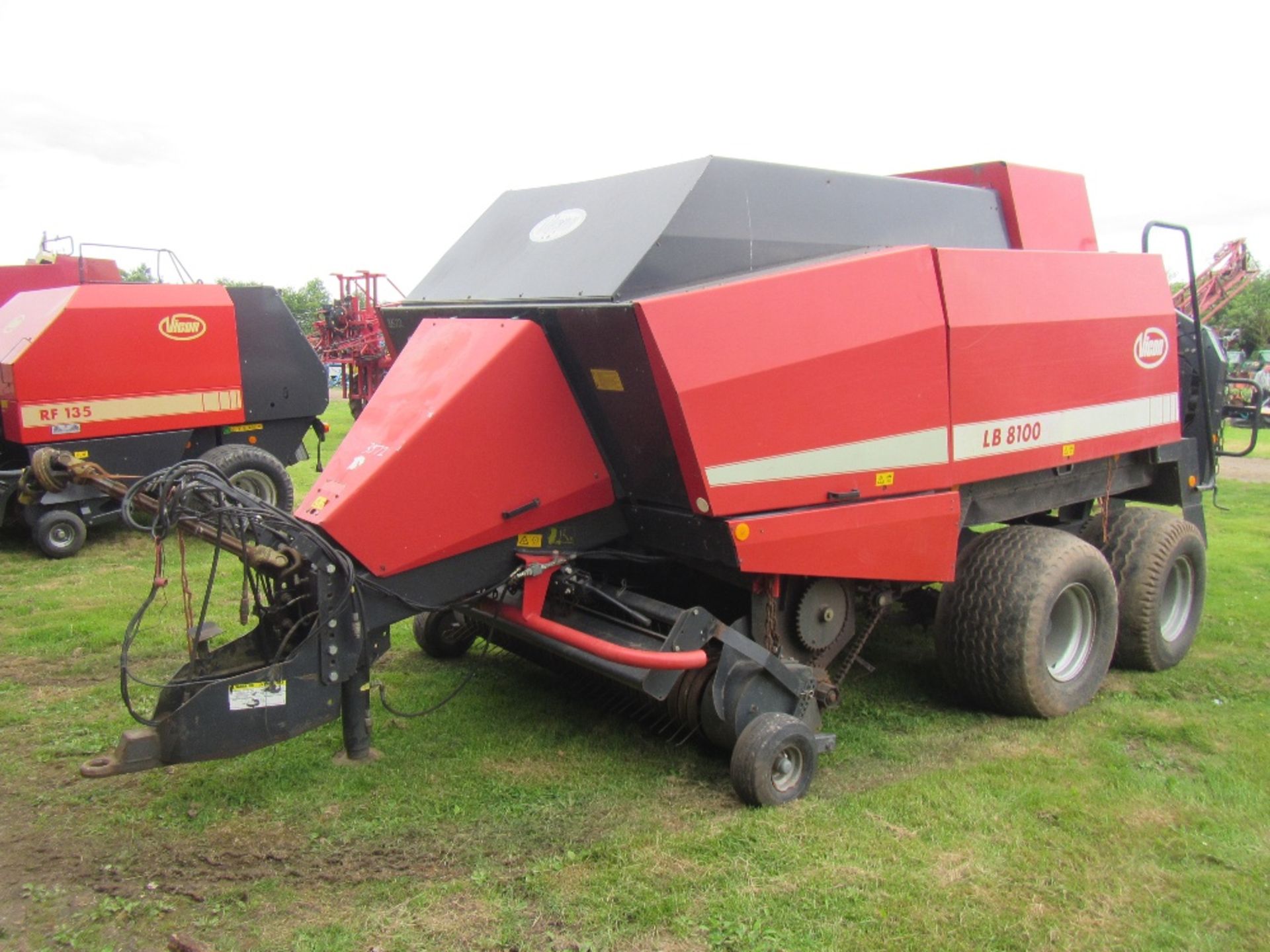 2002 Vicon LB 8100 Square Baler 80x70 bales, tandem axle with brakes, sprung suspension, fast tow, - Image 2 of 6