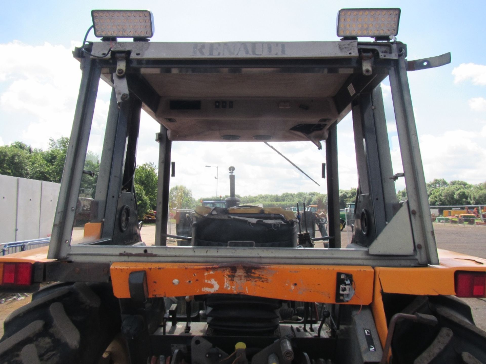 Renault Ceres 65 4wd Tractor c/w front loader - Image 8 of 16