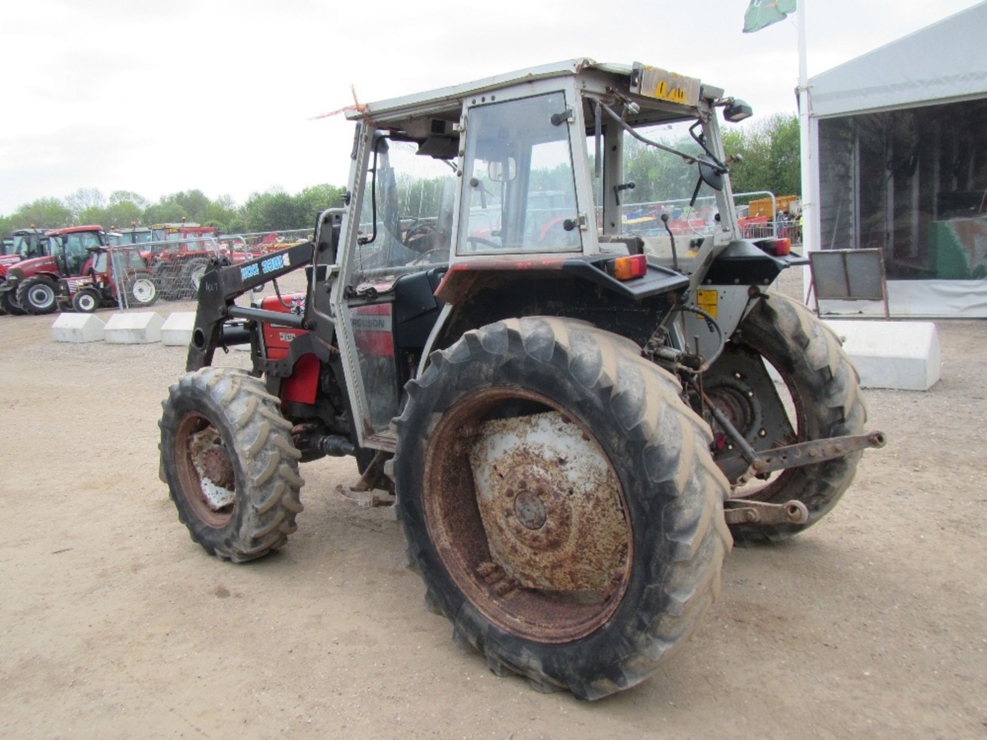 Massey Ferguson 372 4wd Tractor c/w Quicke loader Reg. No. M675 KRU - Image 9 of 17