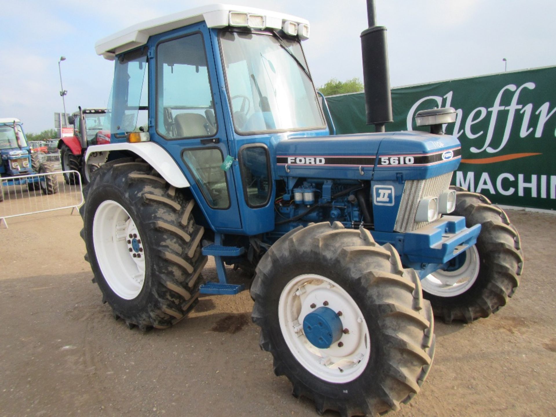 Ford 5610 Series 2 4wd Tractor c/w floor gear change, Q cab - Image 3 of 16