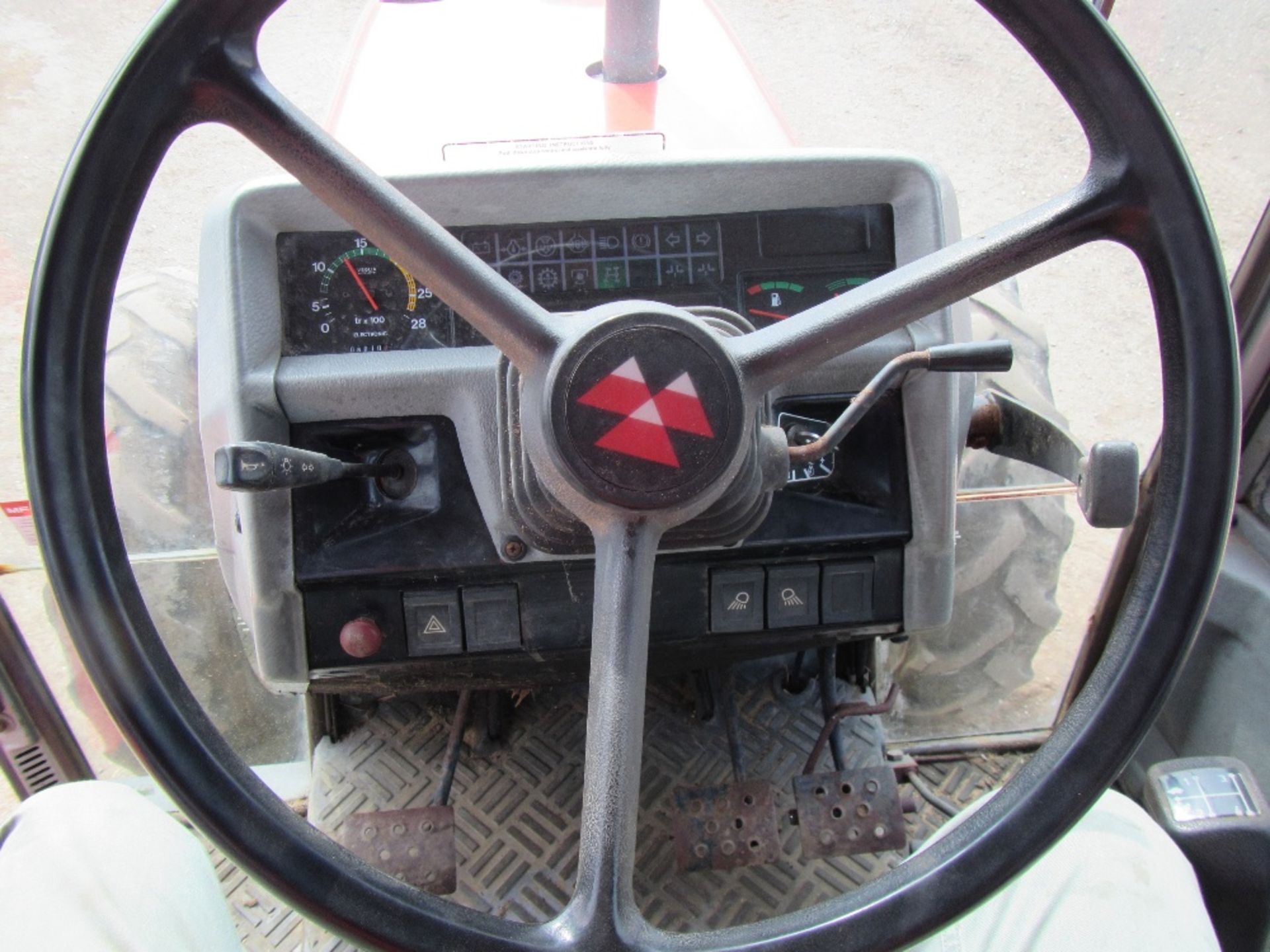 Massey Ferguson 3070 4wd Tractor - Image 15 of 17