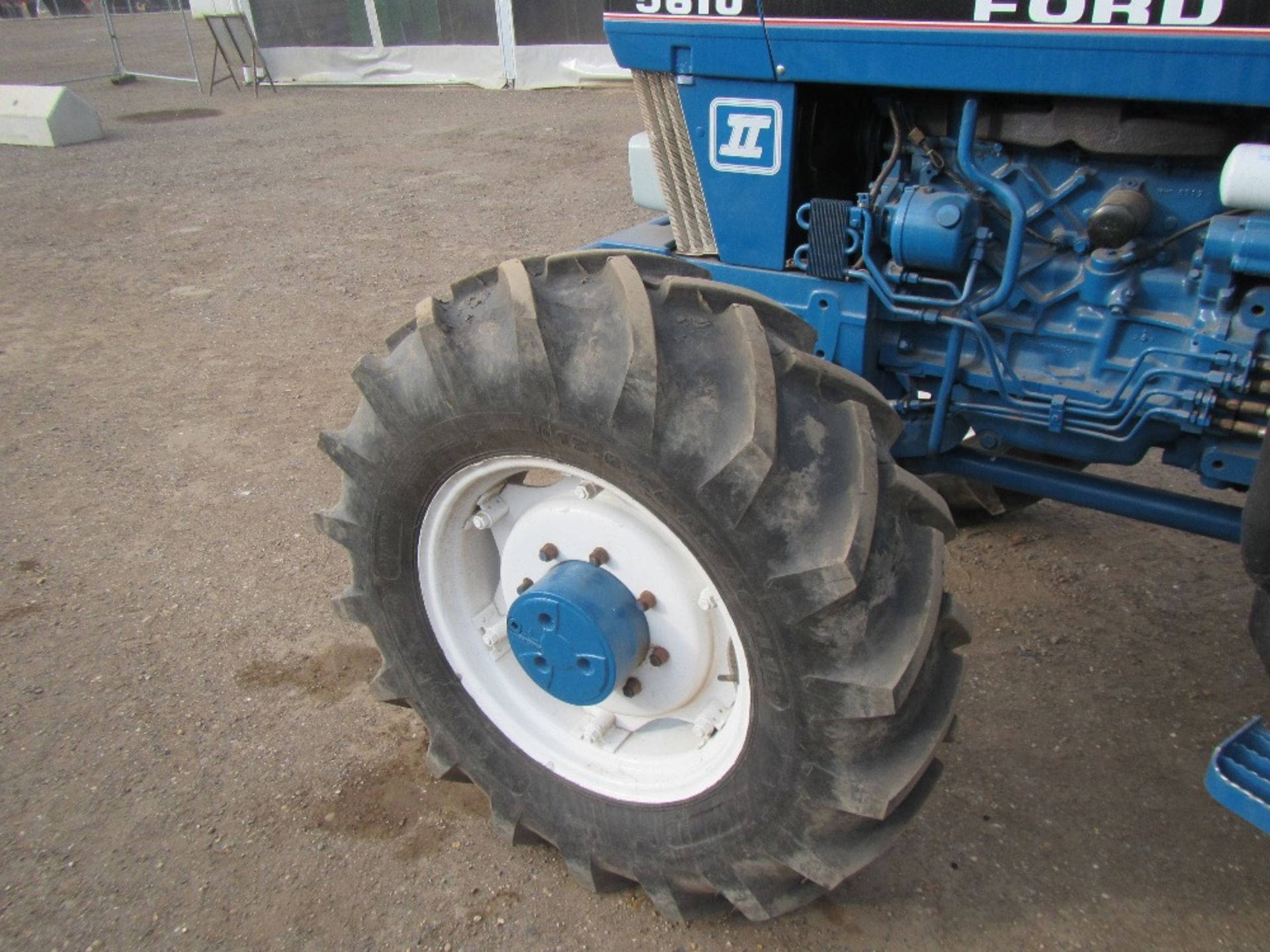 Ford 5610 Series 2 4wd Tractor c/w floor gear change, Q cab - Image 10 of 16