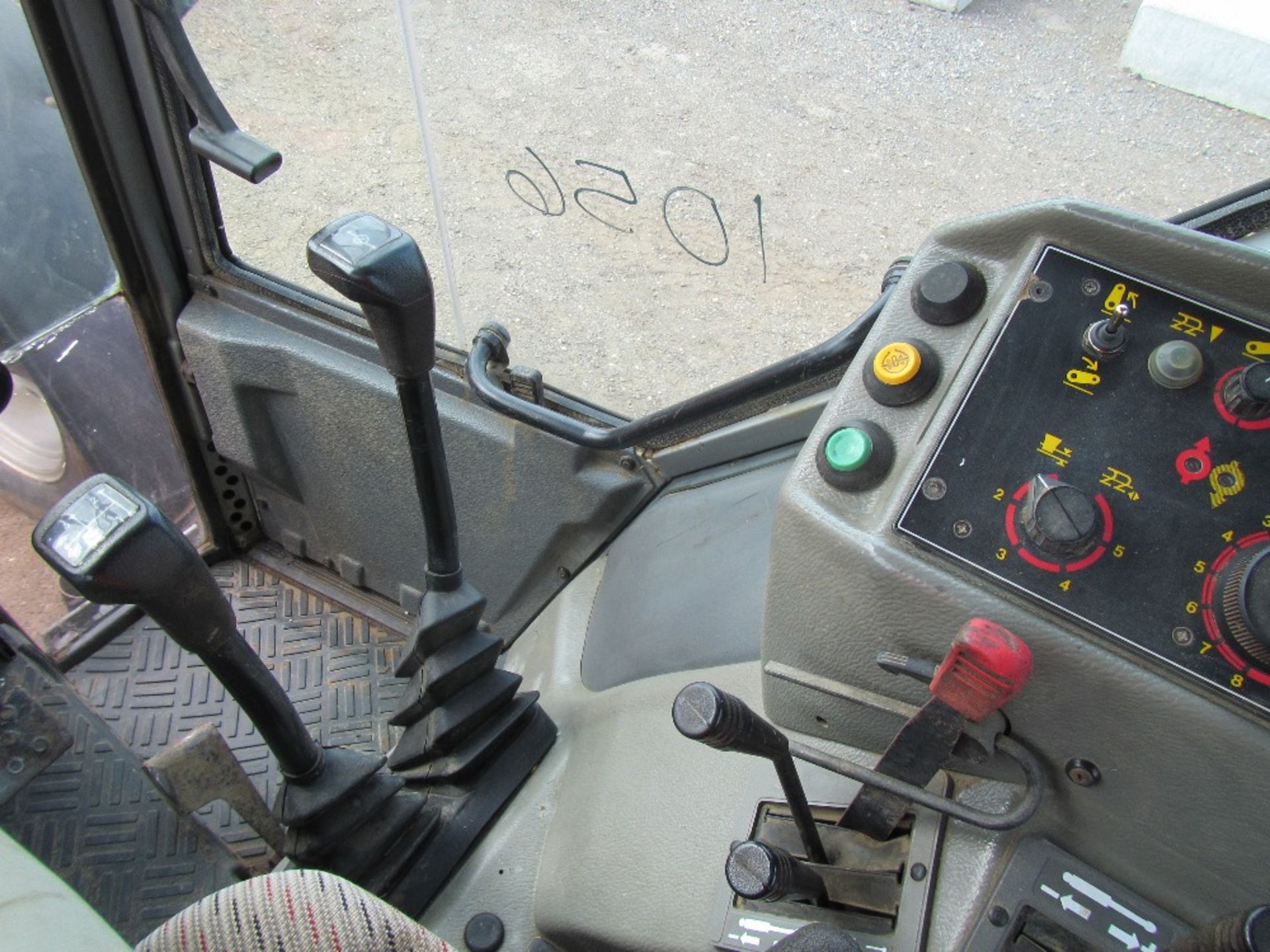Massey Ferguson 3120 4wd Tractor Hours: 7990 Reg. No. L742 NAV - Image 14 of 17